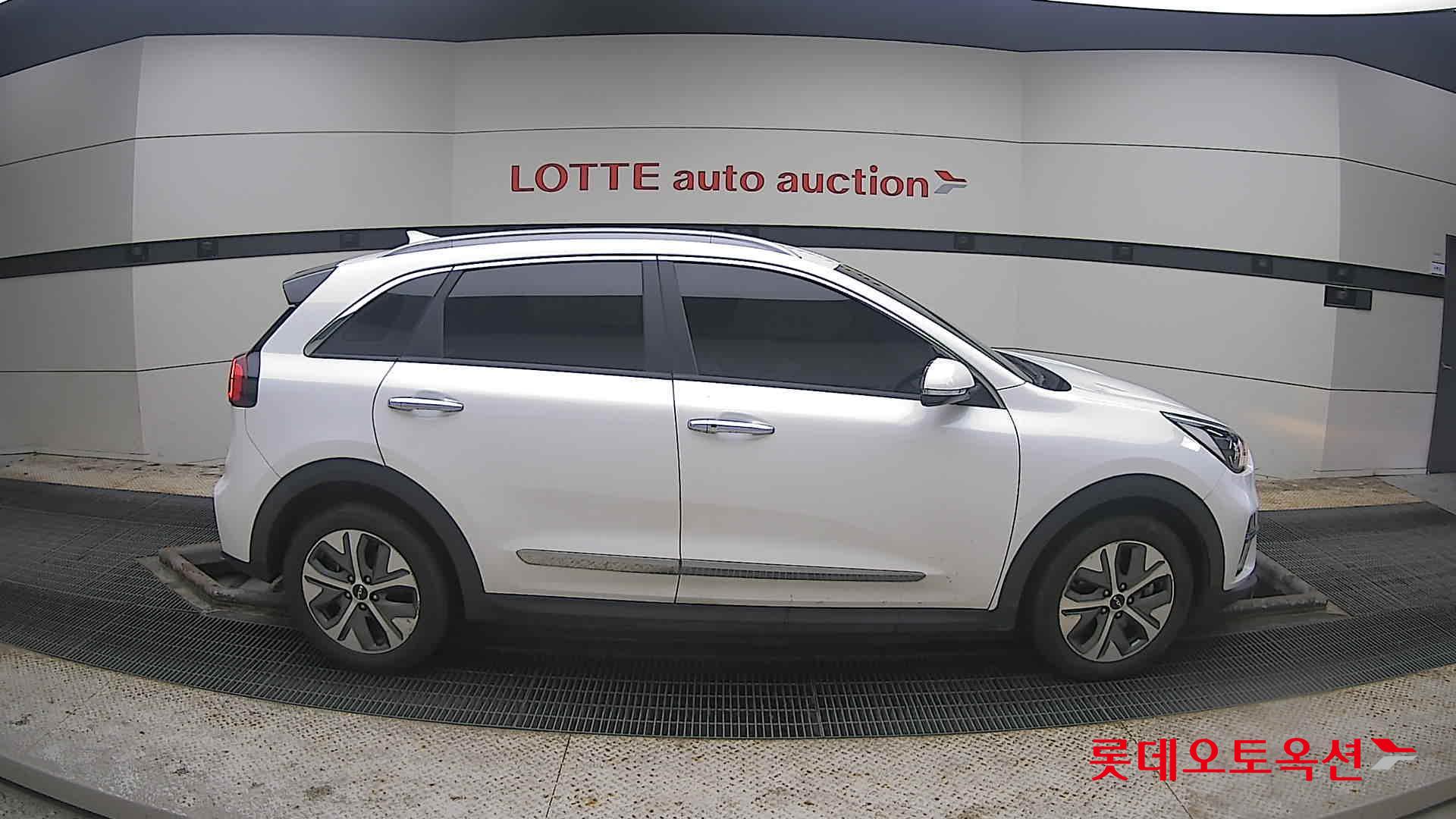 Kia Niro EV 2022 Snow White Pearl (optional) из Кореи, фото 3