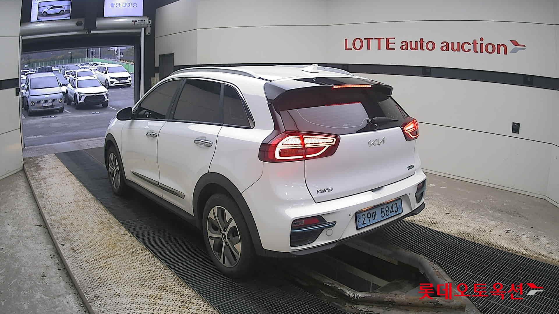 Kia Niro EV 2022 Snow White Pearl (optional) из Кореи, фото 6