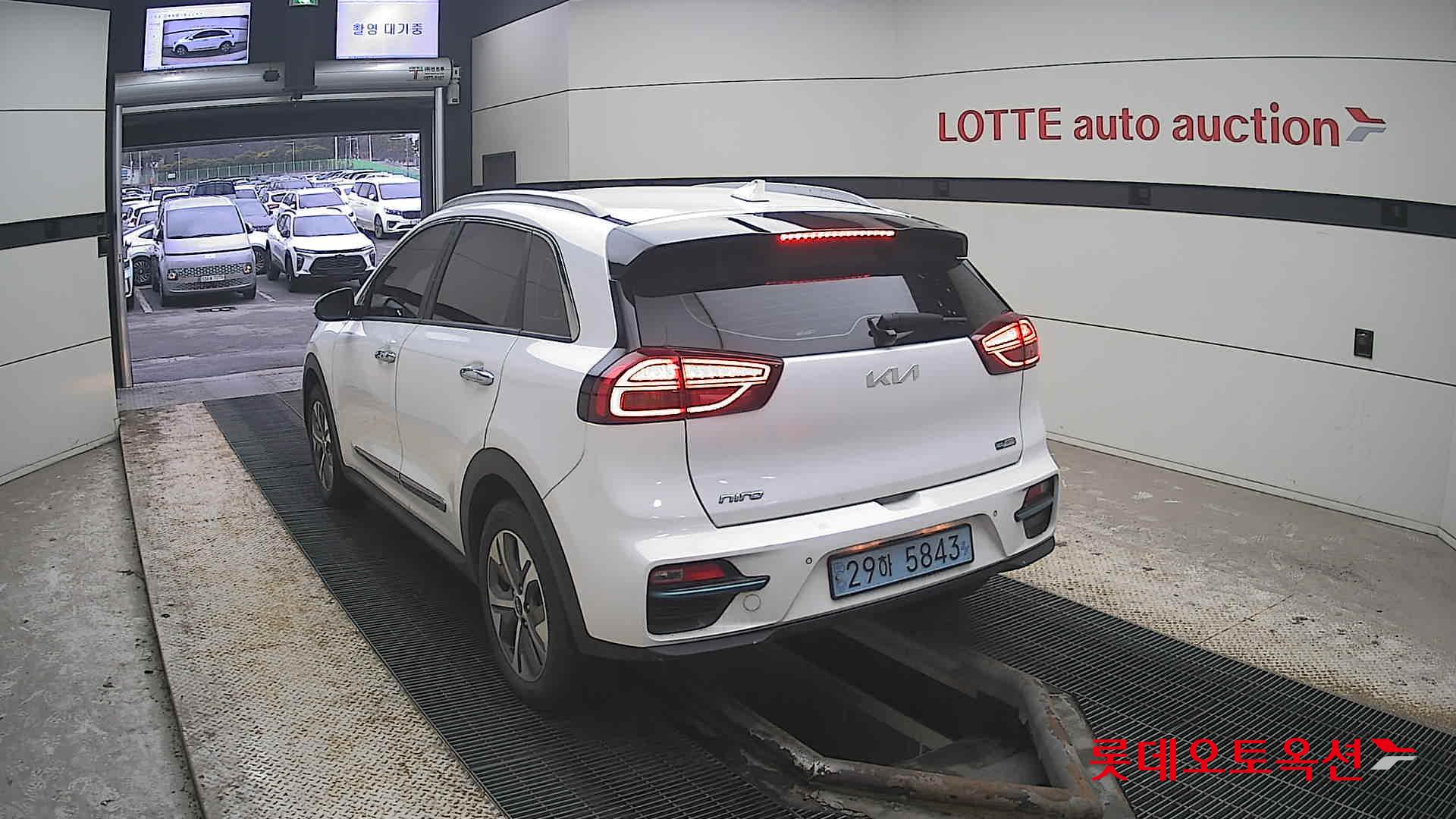 Kia Niro EV id 3816454 из Кореи 9
