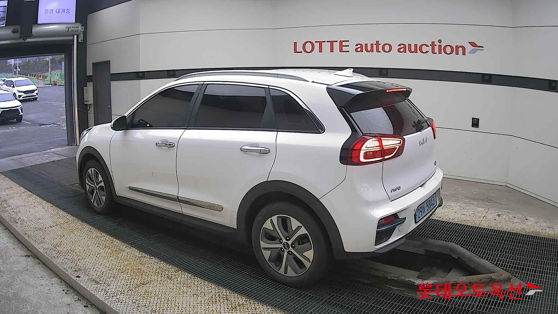 Kia Niro EV id 3816454 из Кореи 10