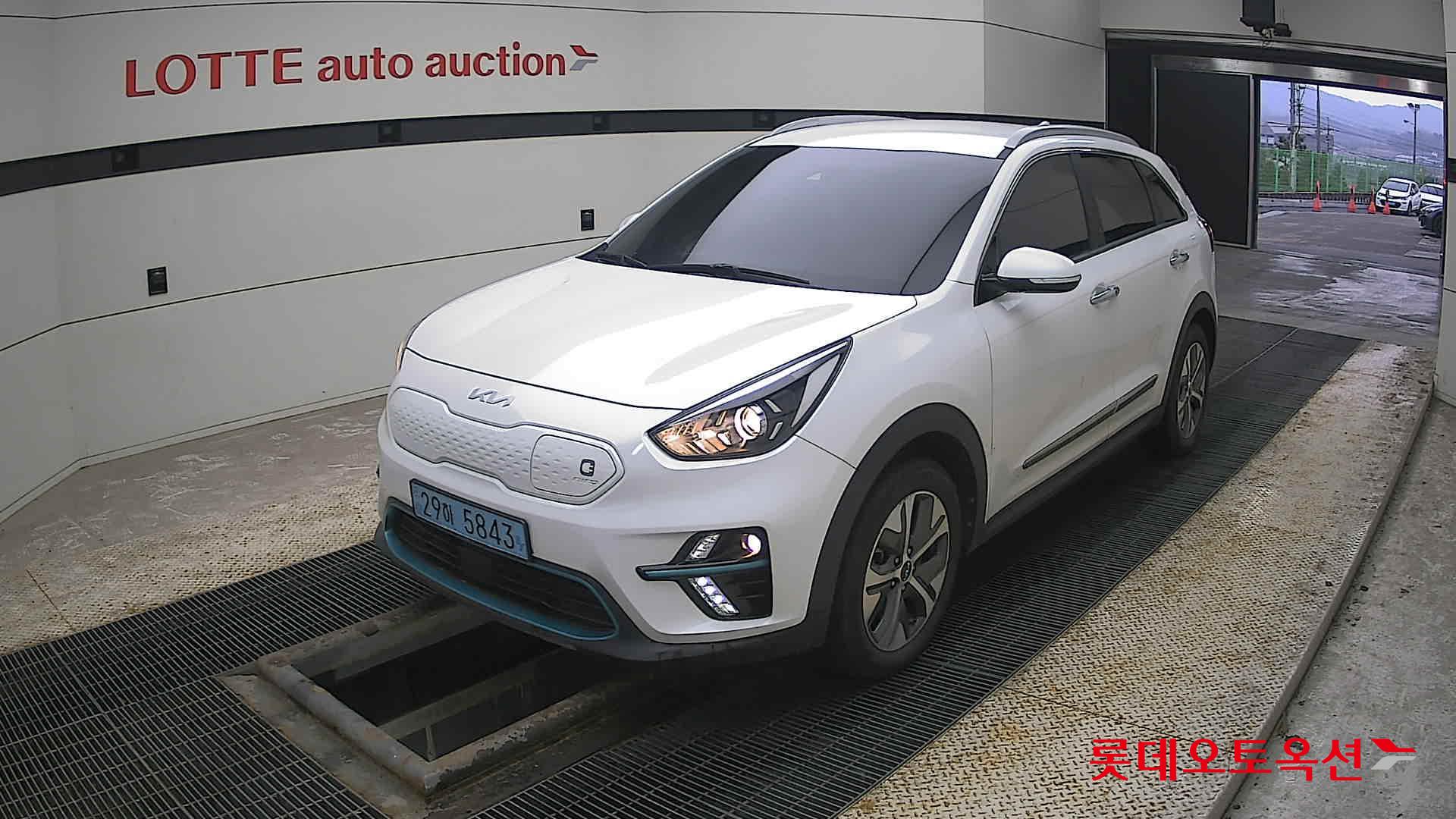 Kia Niro EV id 3816454 из Кореи 14