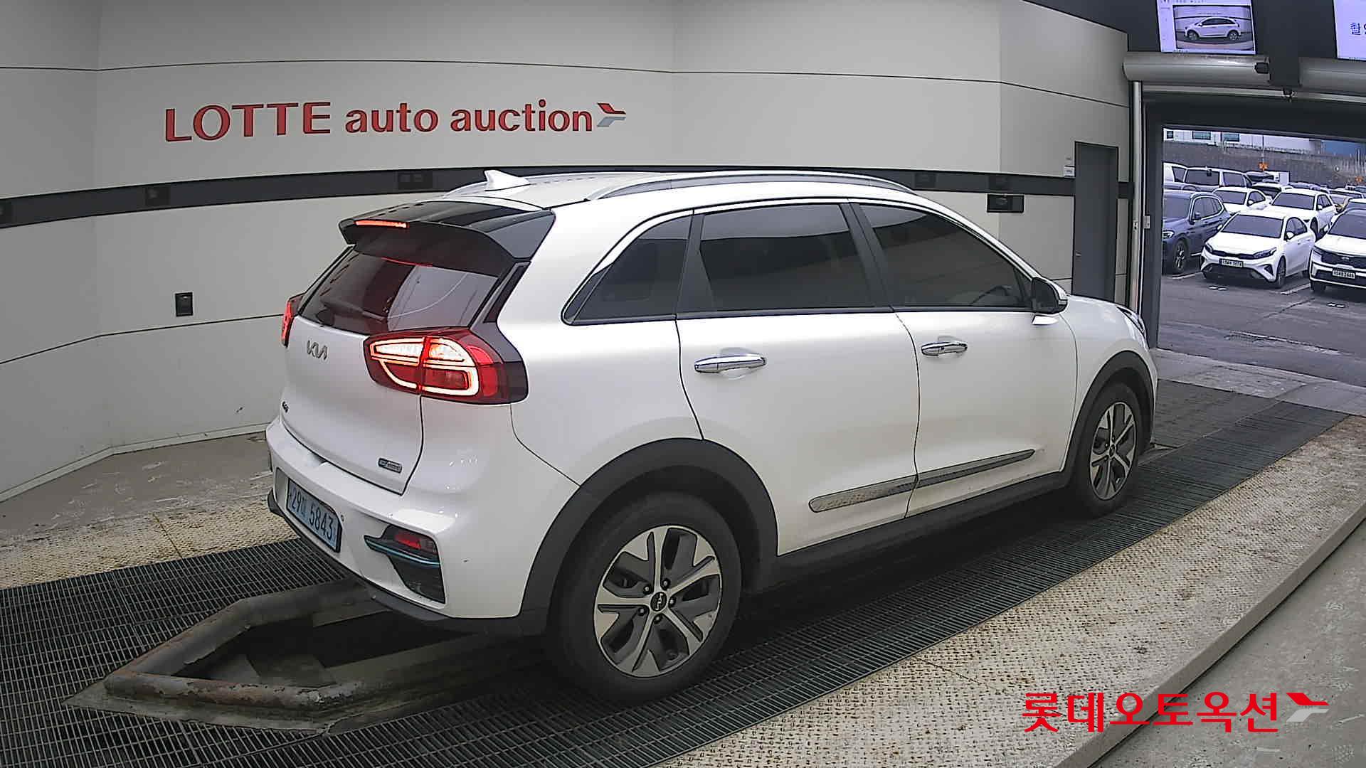 Kia Niro EV id 3816454 из Кореи 19