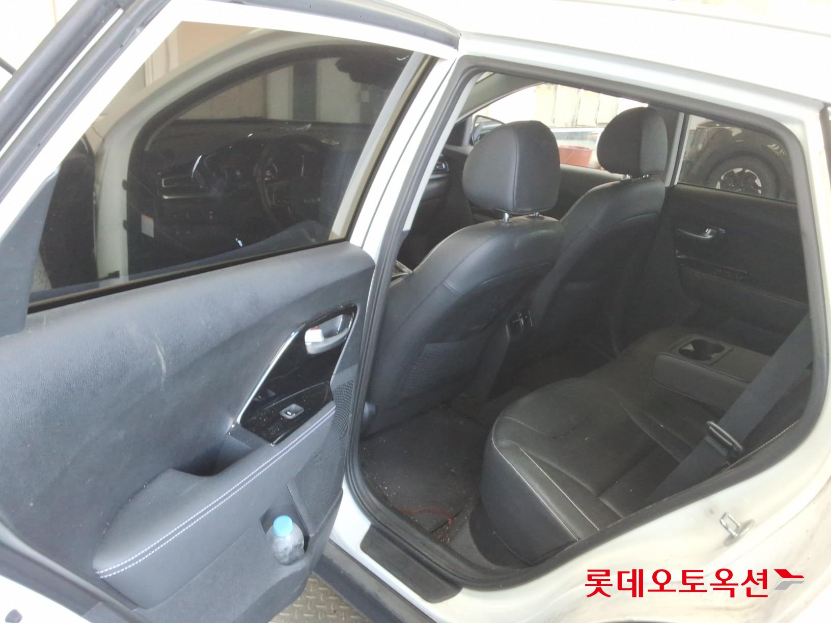 Kia Niro EV id 3816454 из Кореи 36