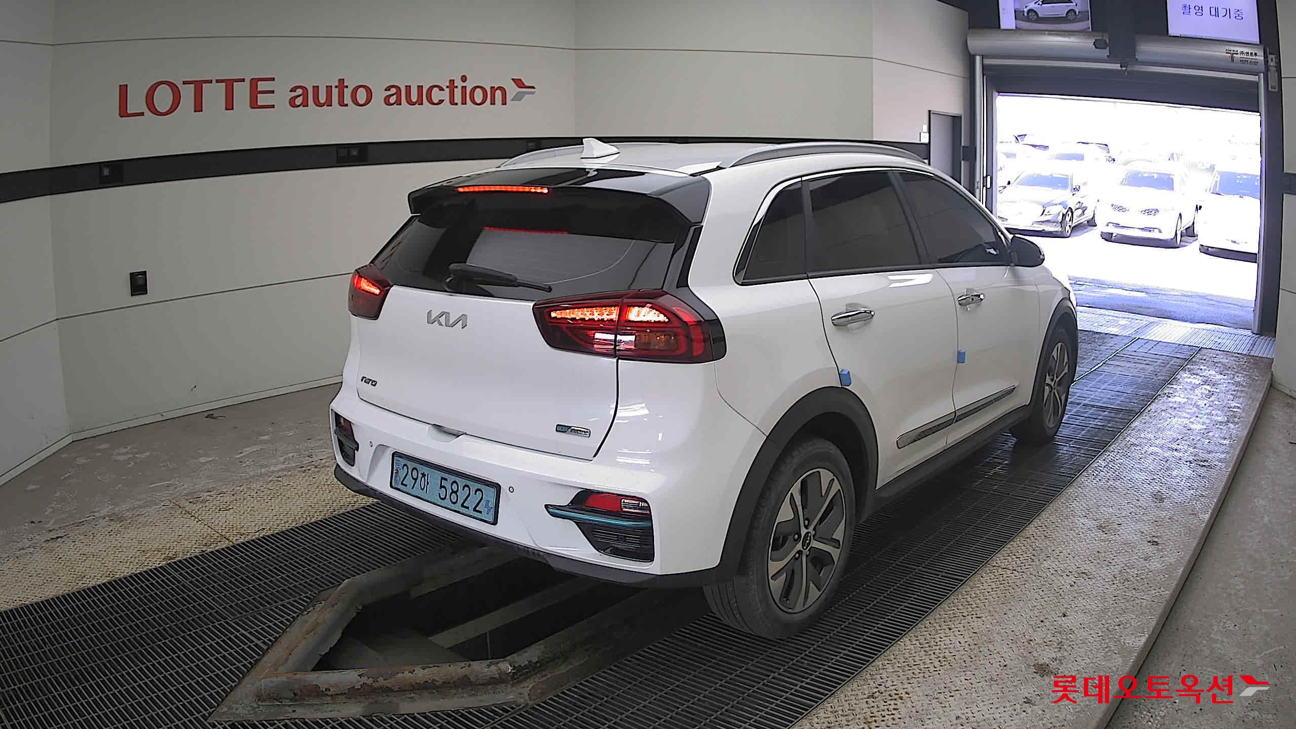 Kia Niro EV 2022 Snow White Pearl (optional) из Кореи, фото 4