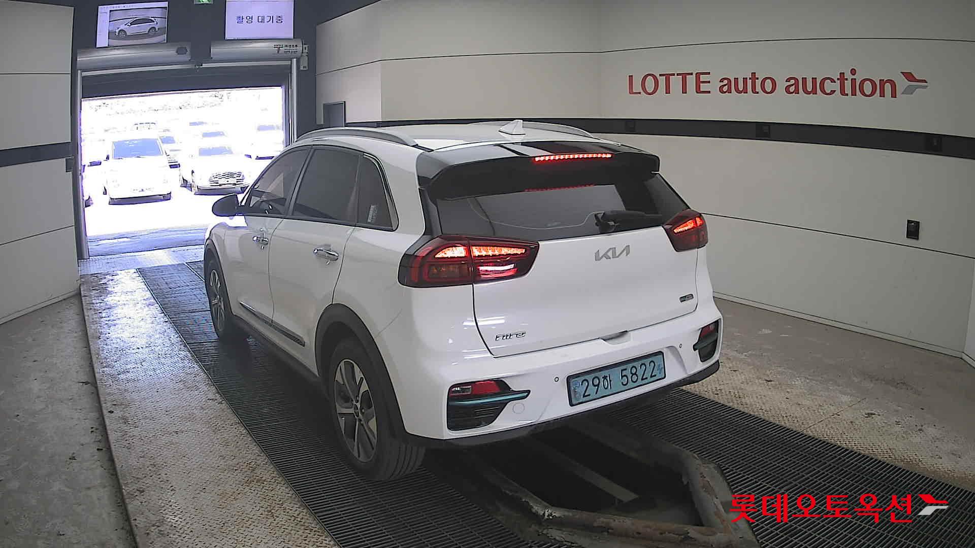 Kia Niro EV id 3816392 из Кореи 9
