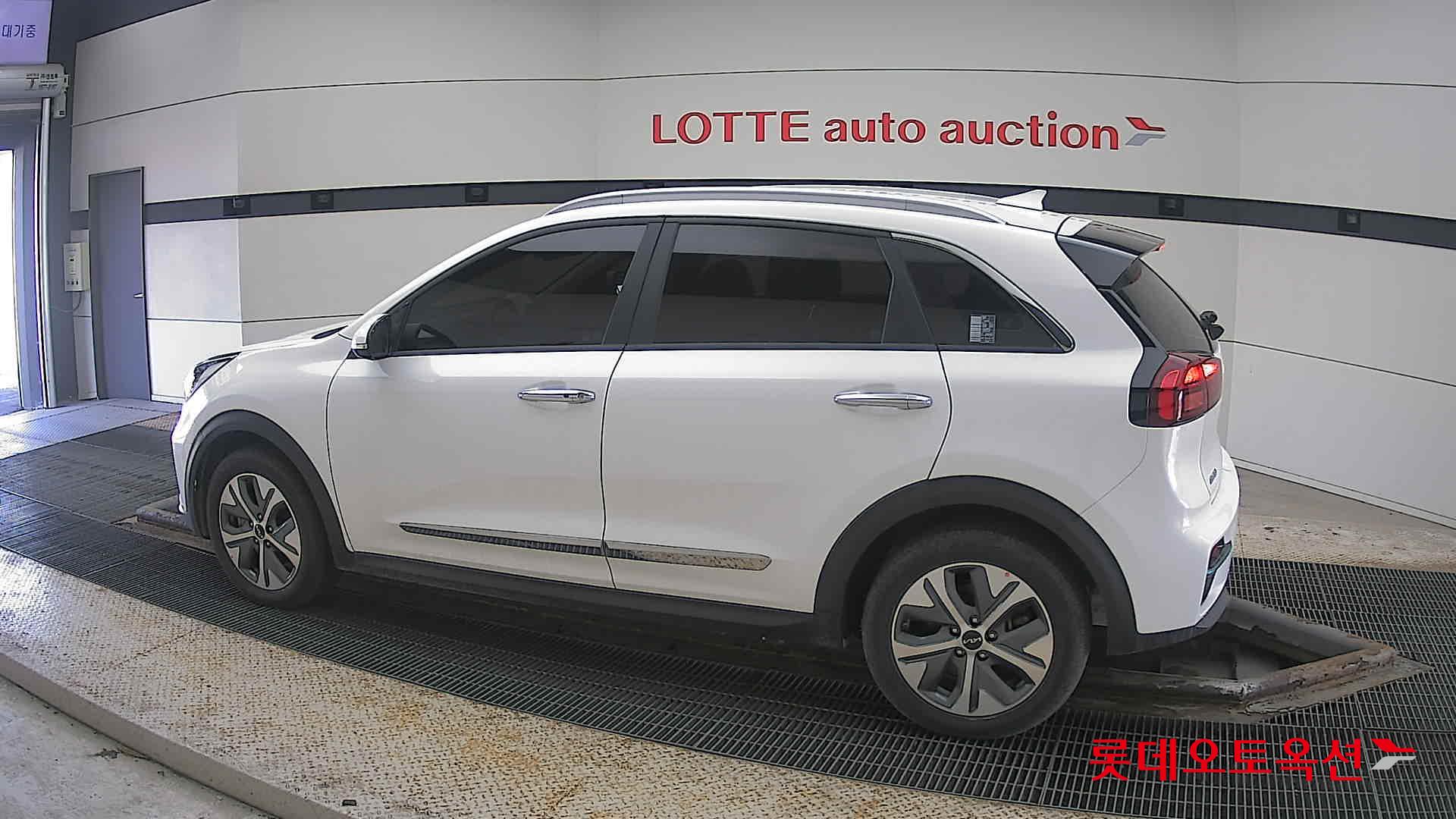 Kia Niro EV id 3816392 из Кореи 11