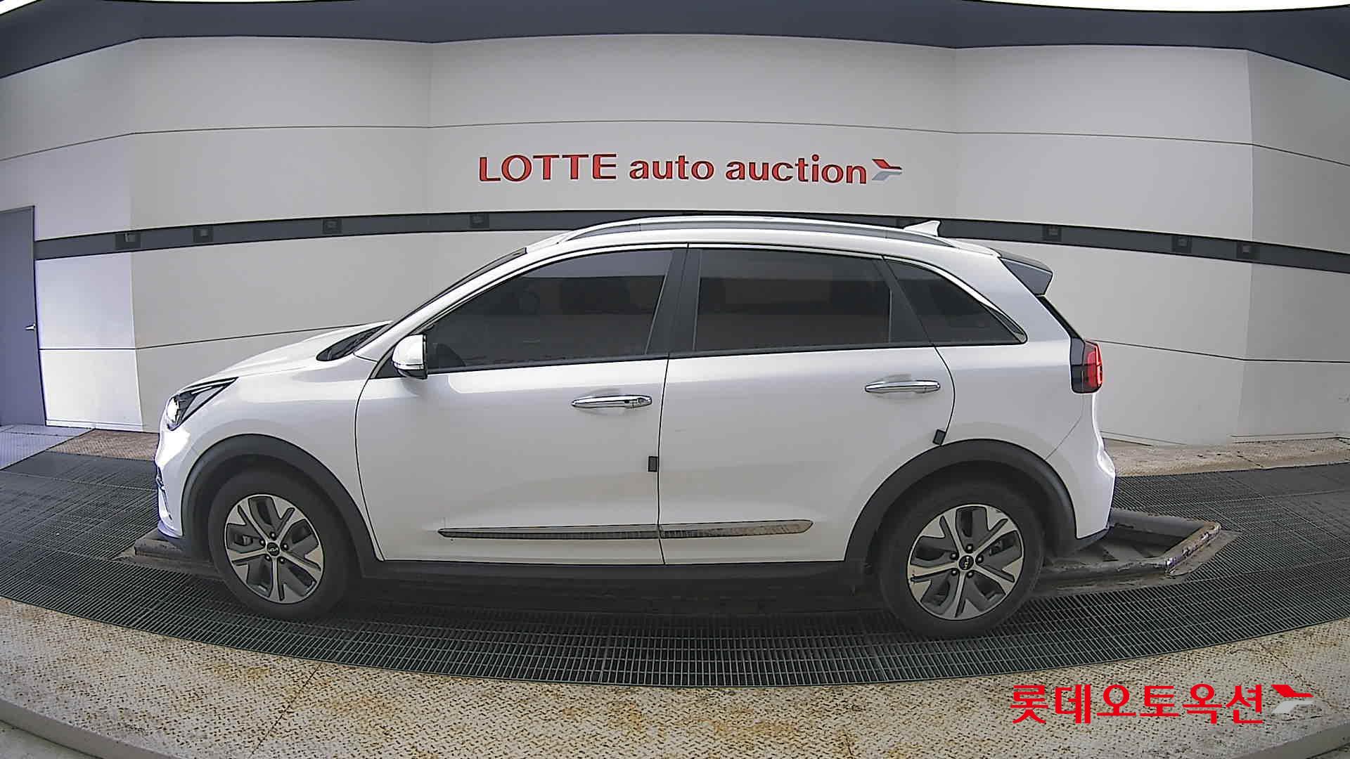 كيا نيرو 2022 - صورة 13