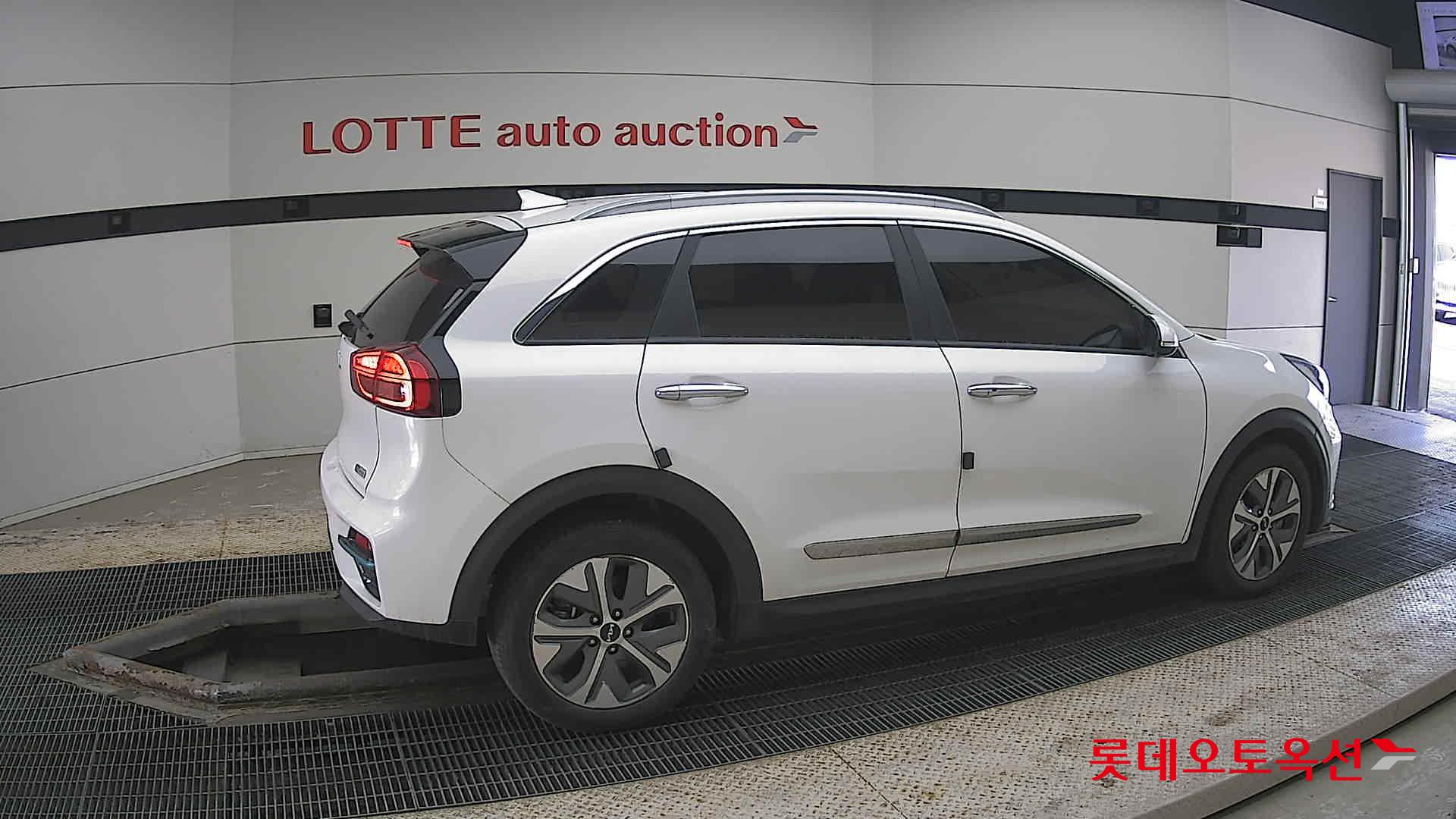 كيا نيرو 2022 - صورة 20