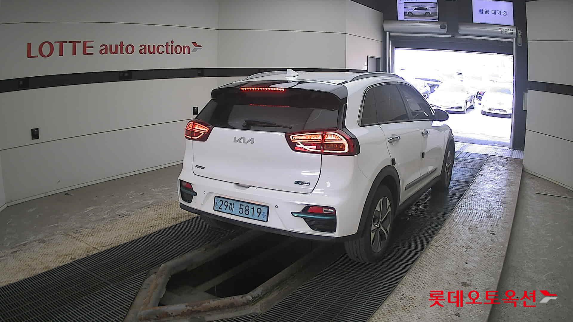 كيا نيرو 2022 - صورة 18