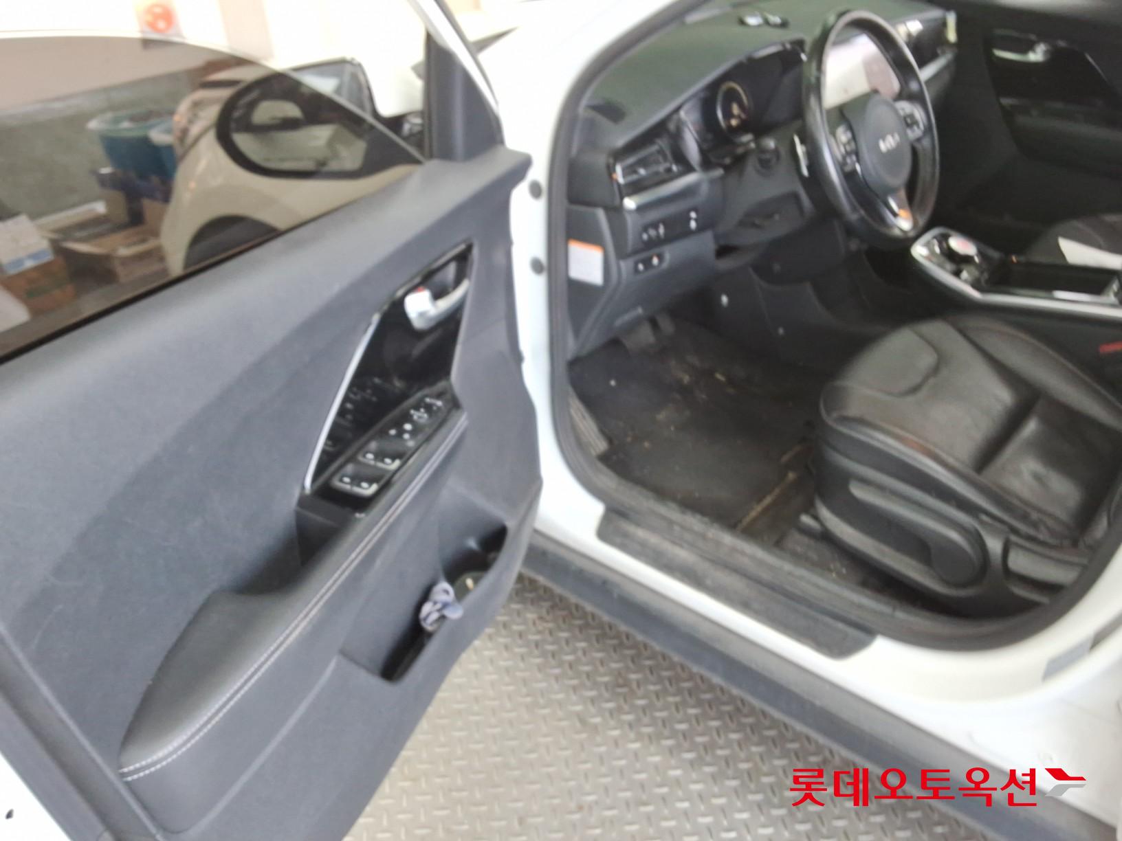 كيا نيرو 2022 - صورة 36