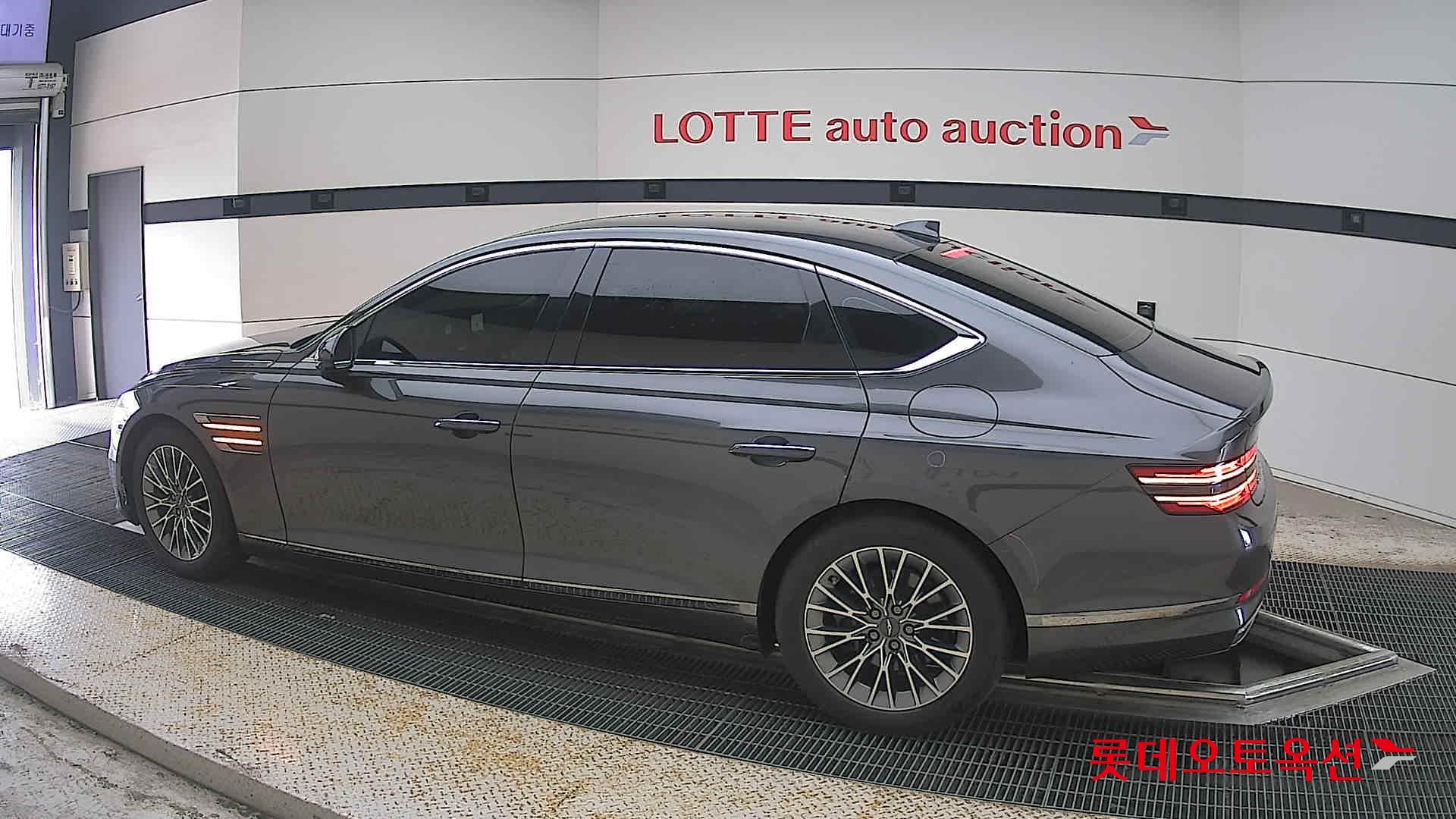 2022 - genesis g80