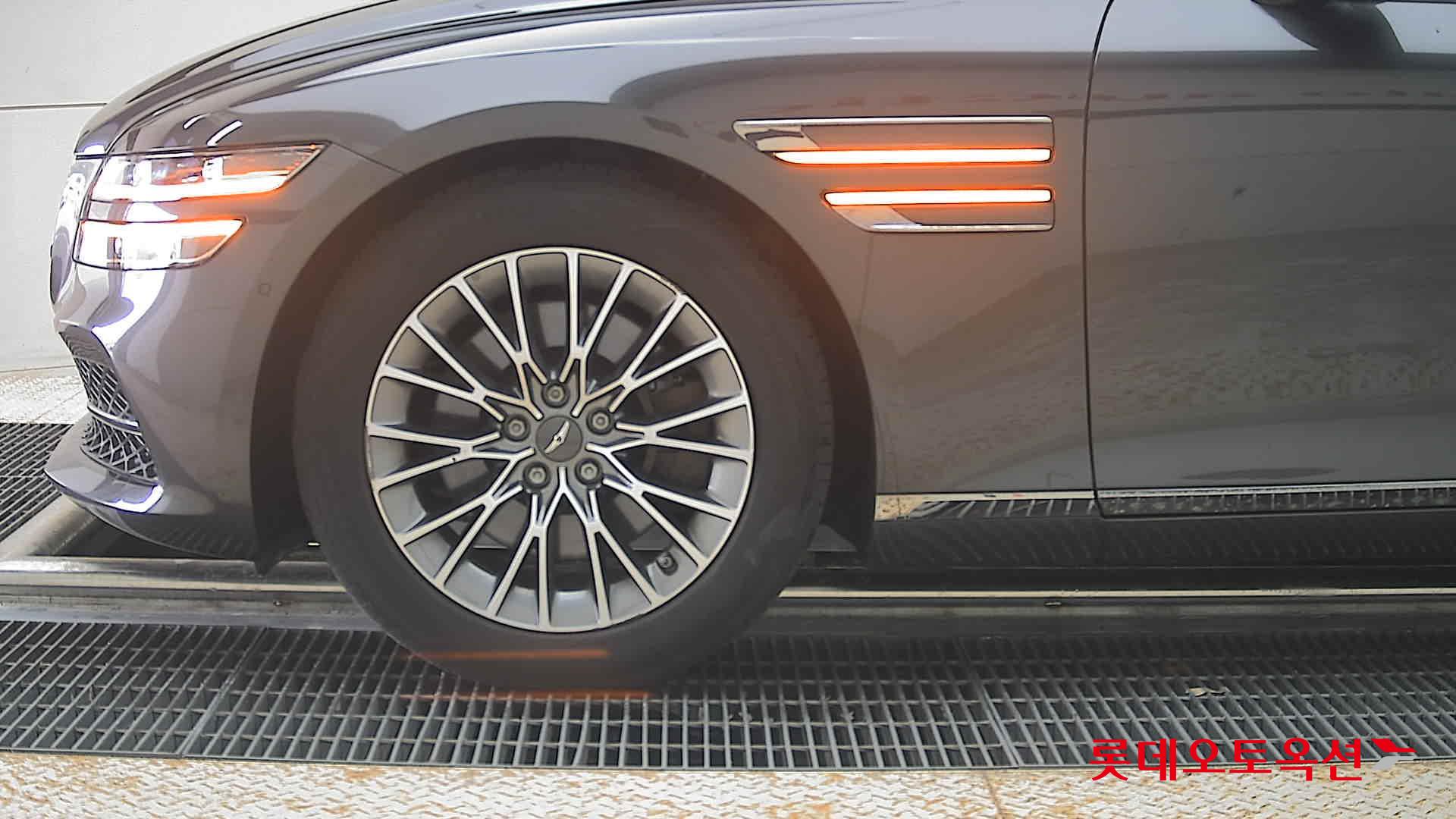 2022 - genesis g80