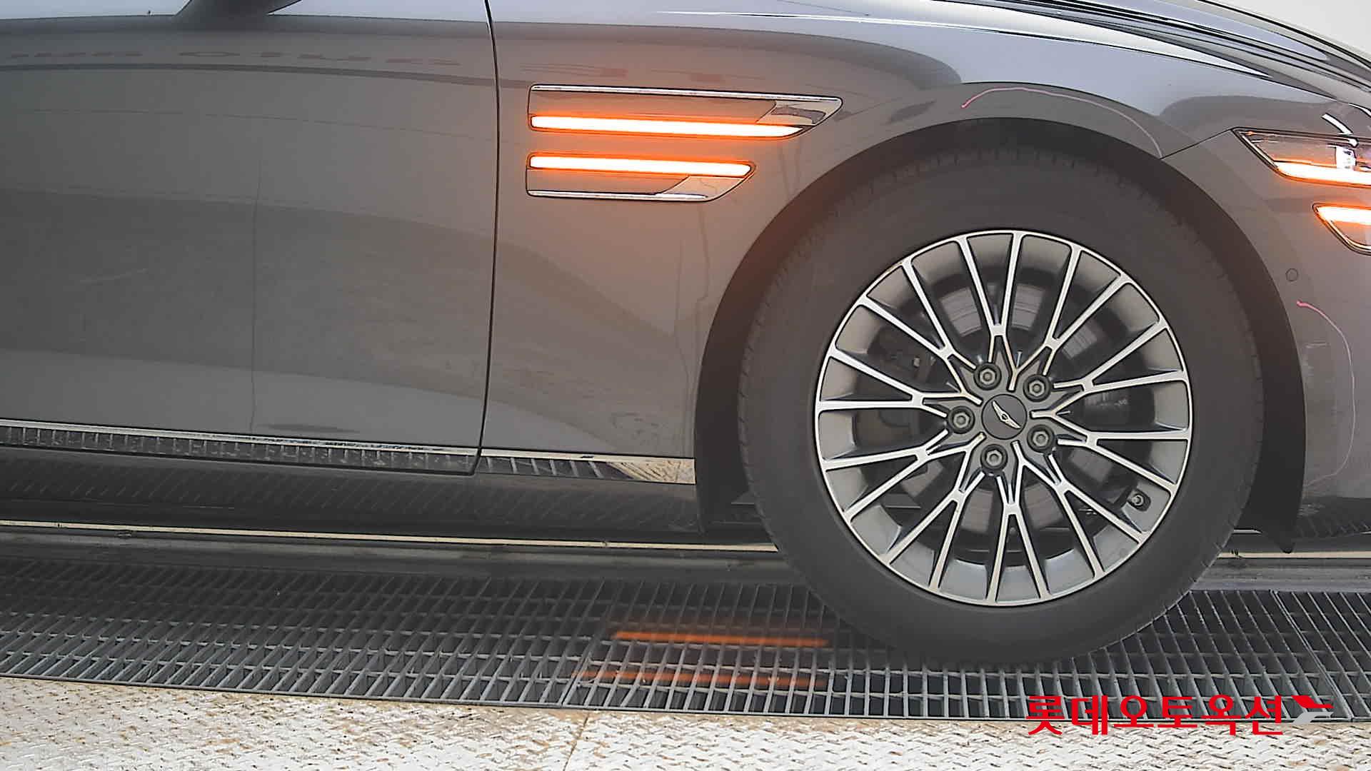 2022 - genesis g80
