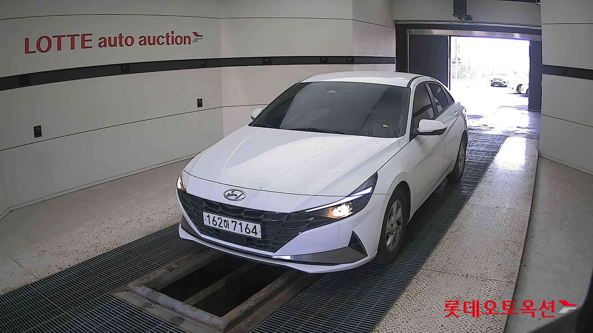 Hyundai Avante 2021 Polar White из Кореи