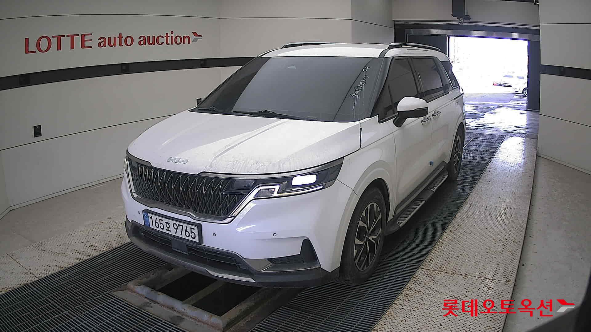 Kia Carnival 2022 Snow White Pearl (optional) из Кореи