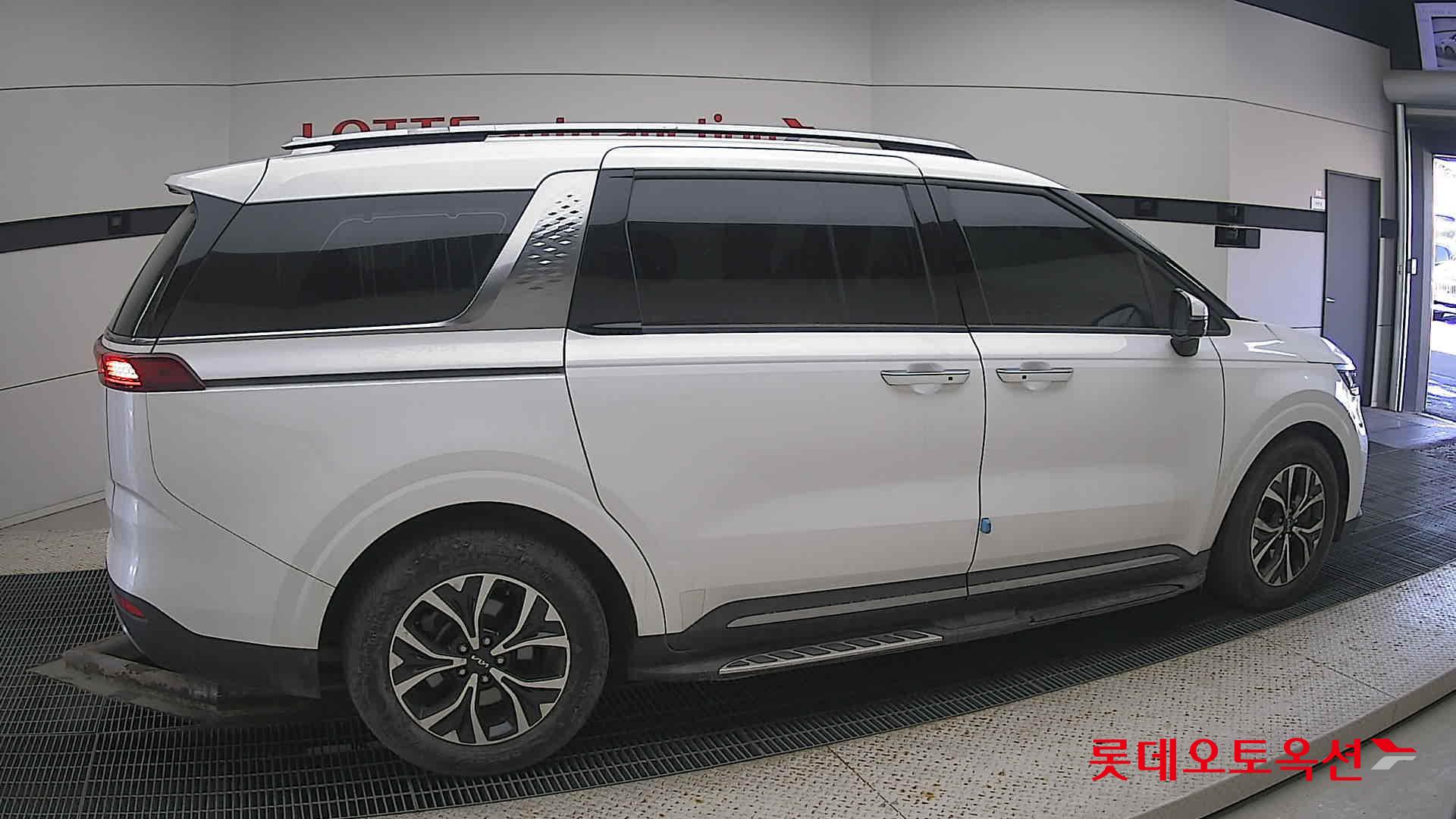 Kia Carnival id 3628830 из Кореи 18