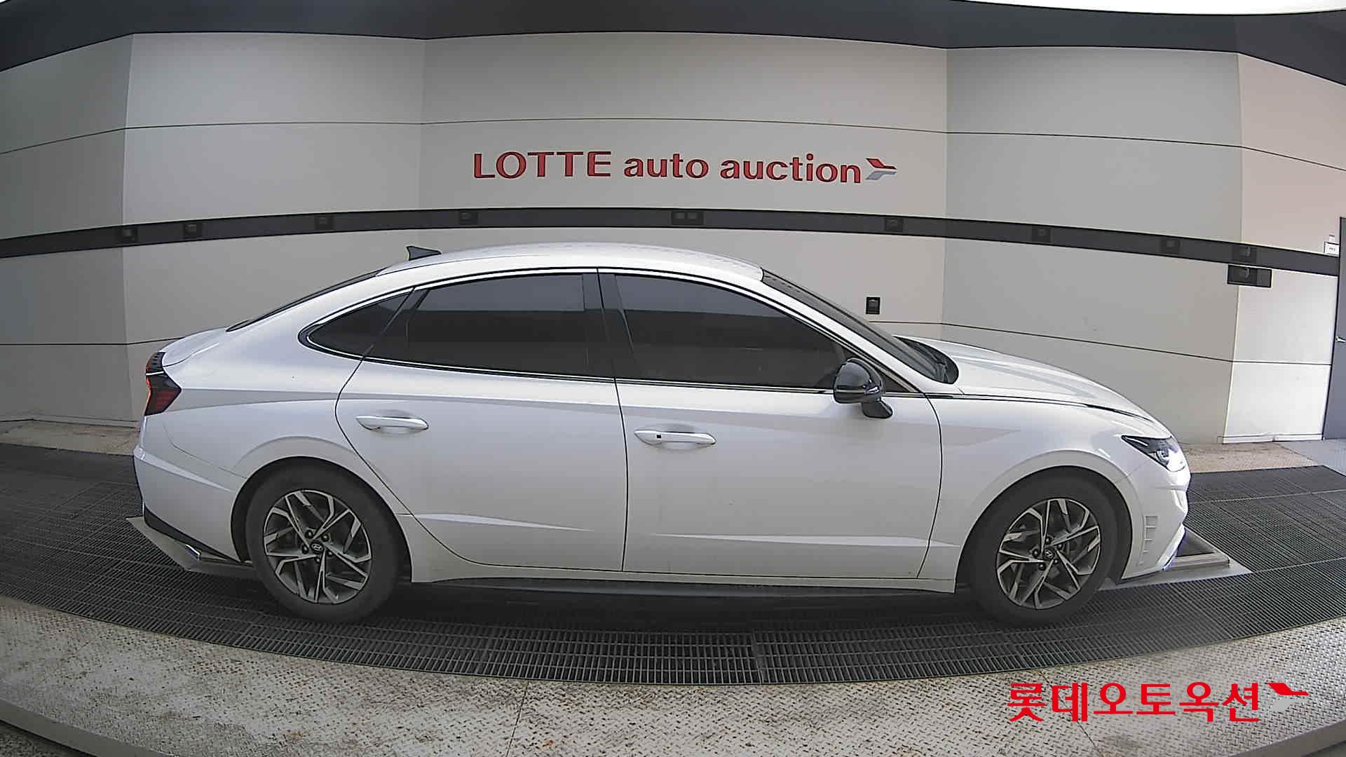 Hyundai Sonata - 21
