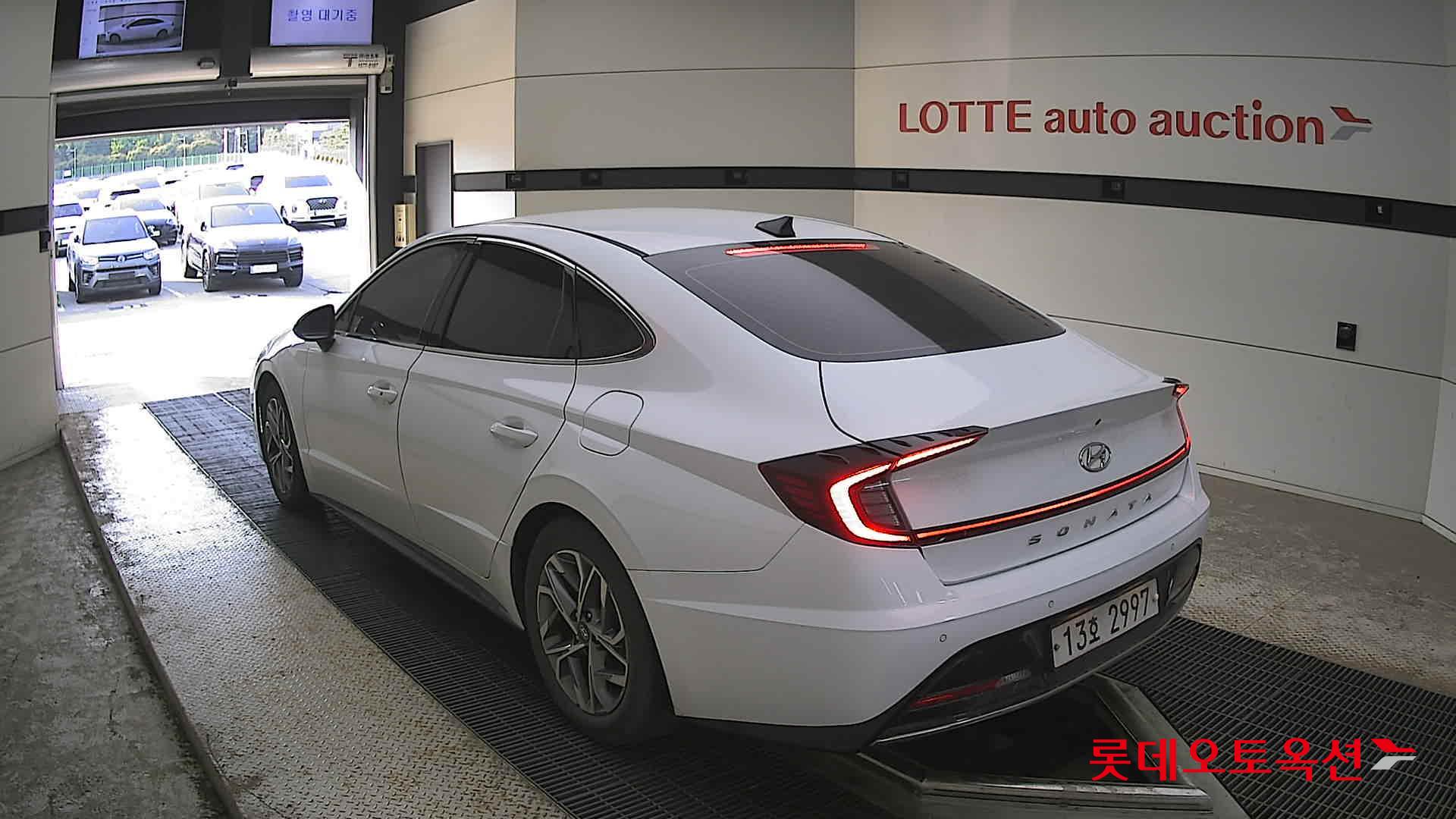 Hyundai Sonata - 4