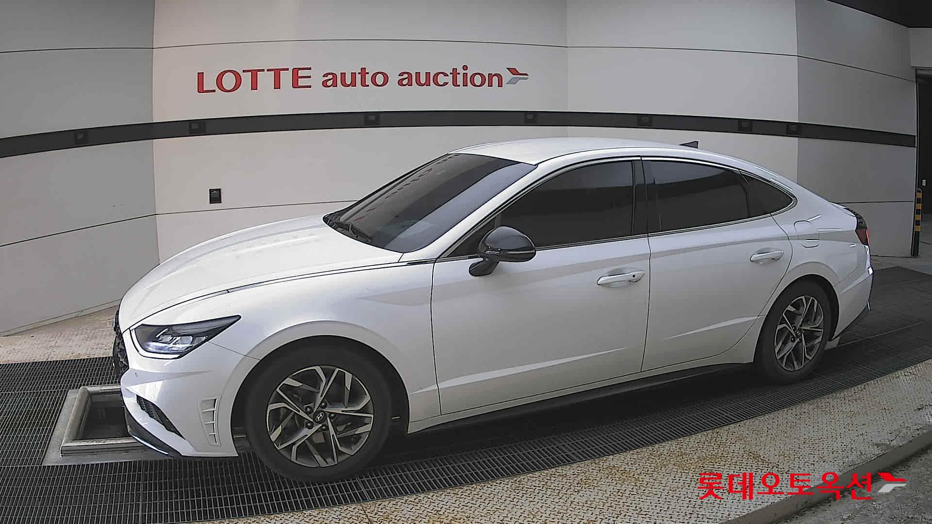 Hyundai Sonata - 12