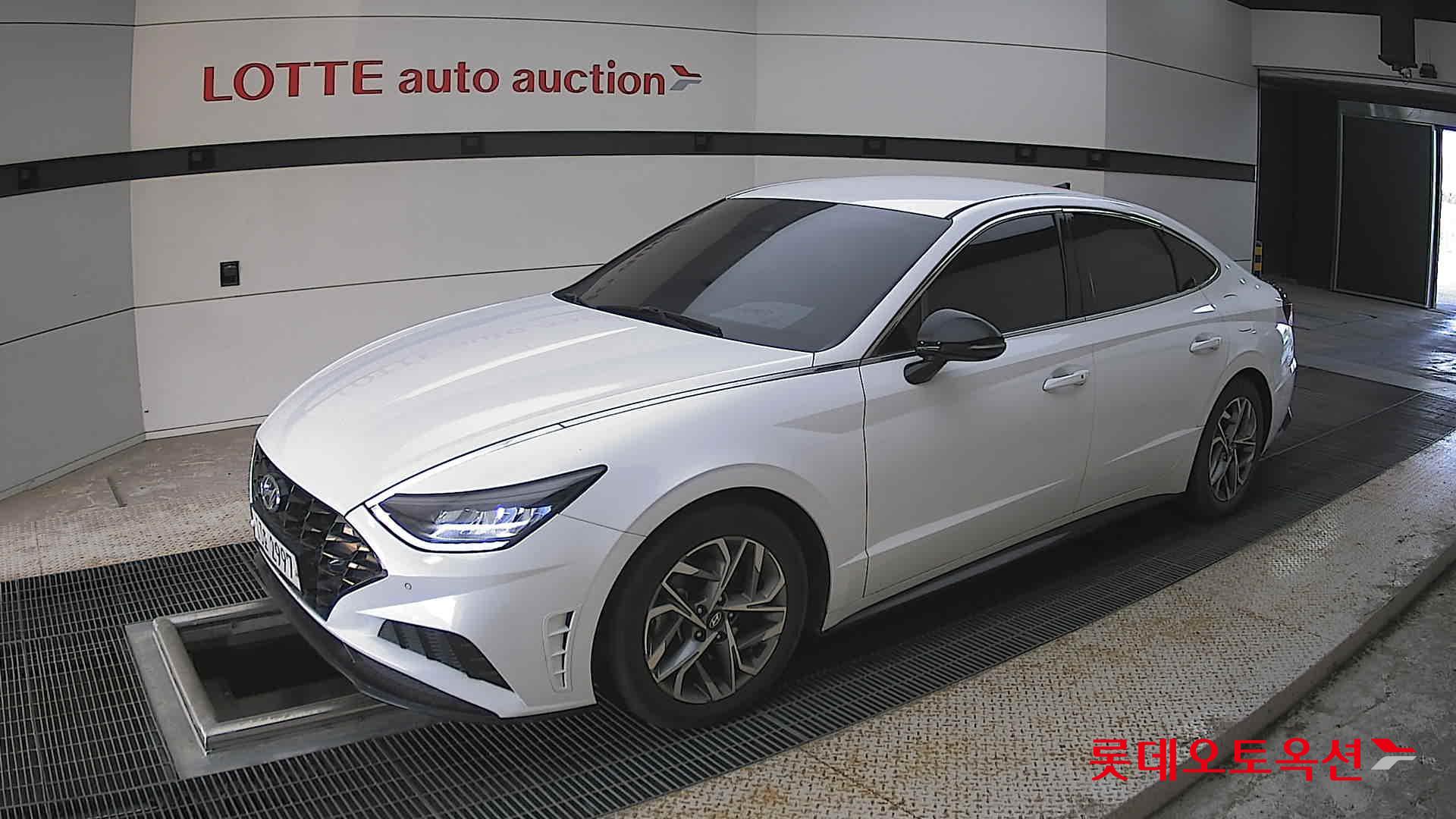 Hyundai Sonata - 11