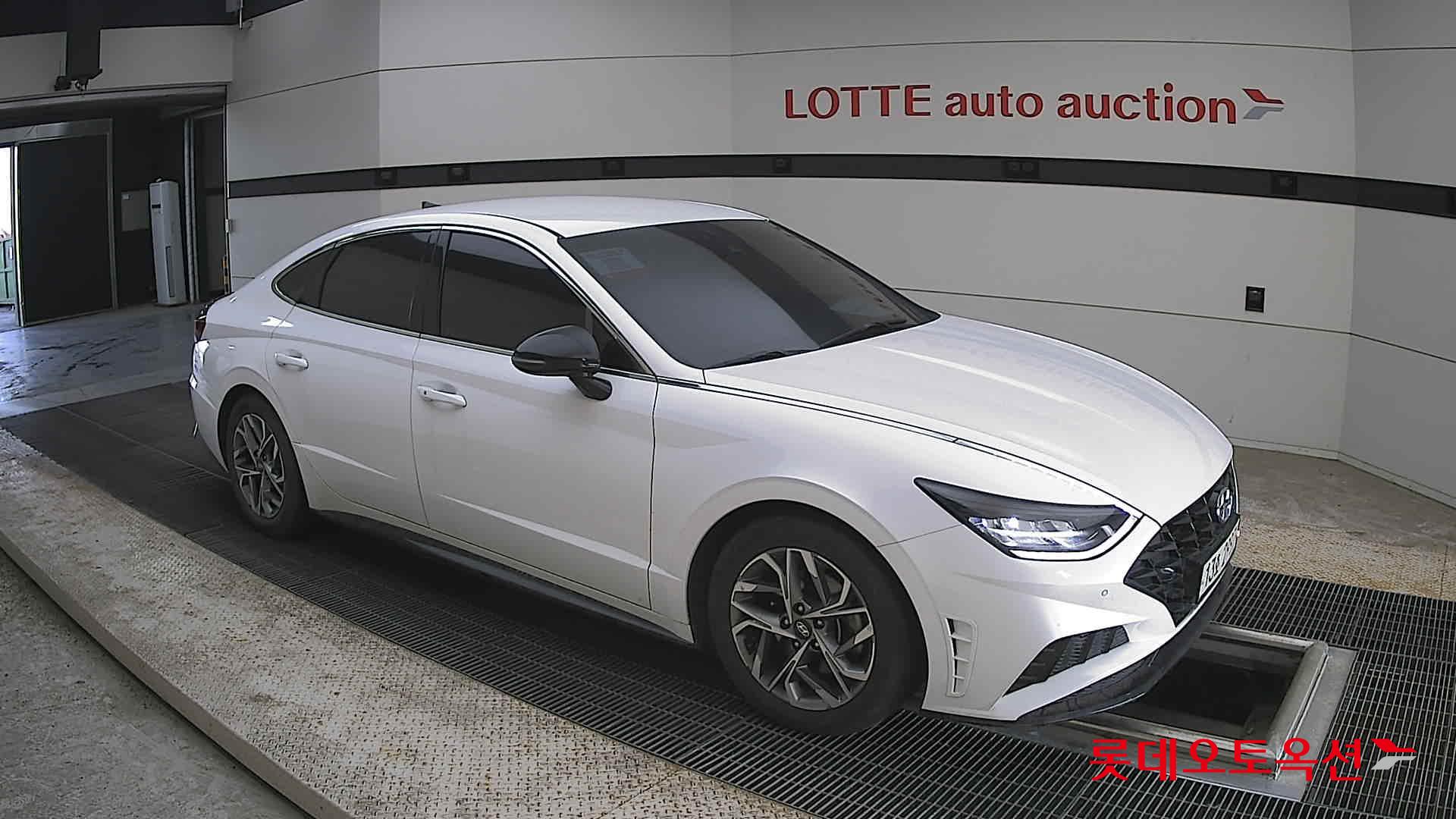 Hyundai Sonata - 23