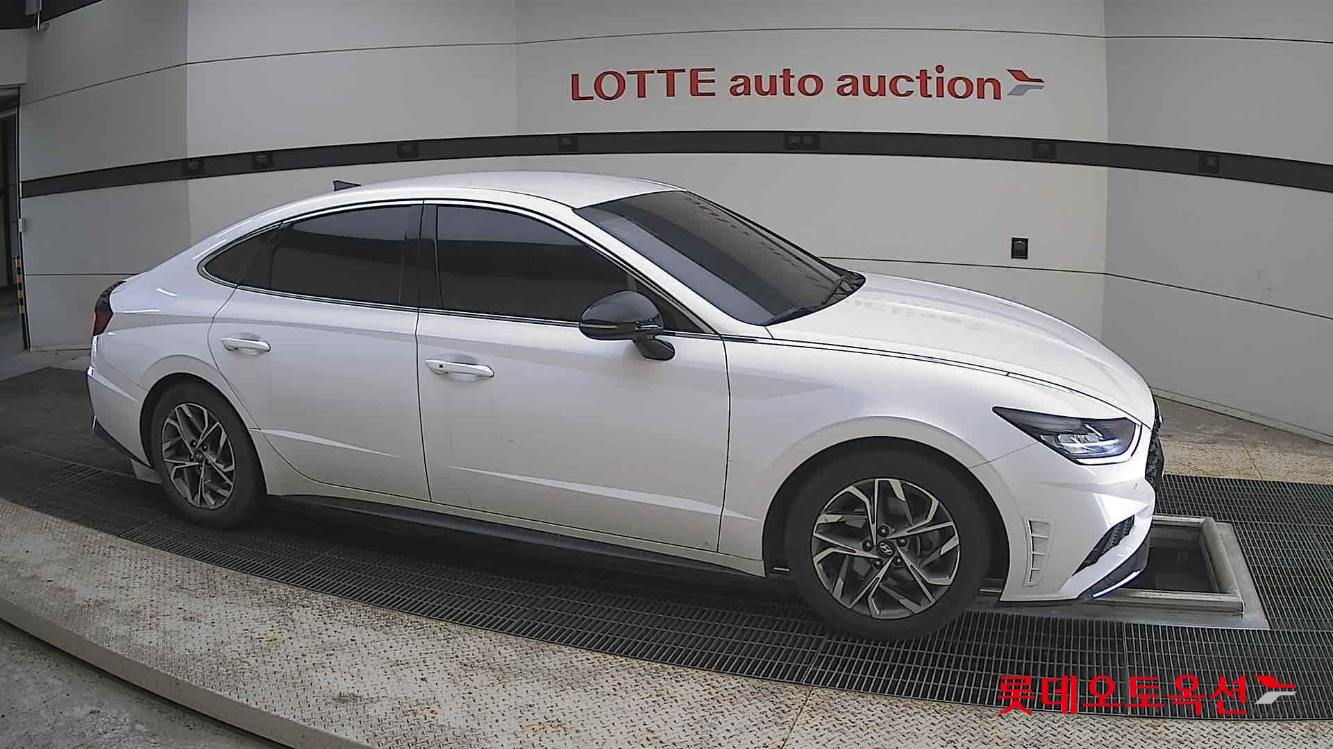 Hyundai Sonata - 22