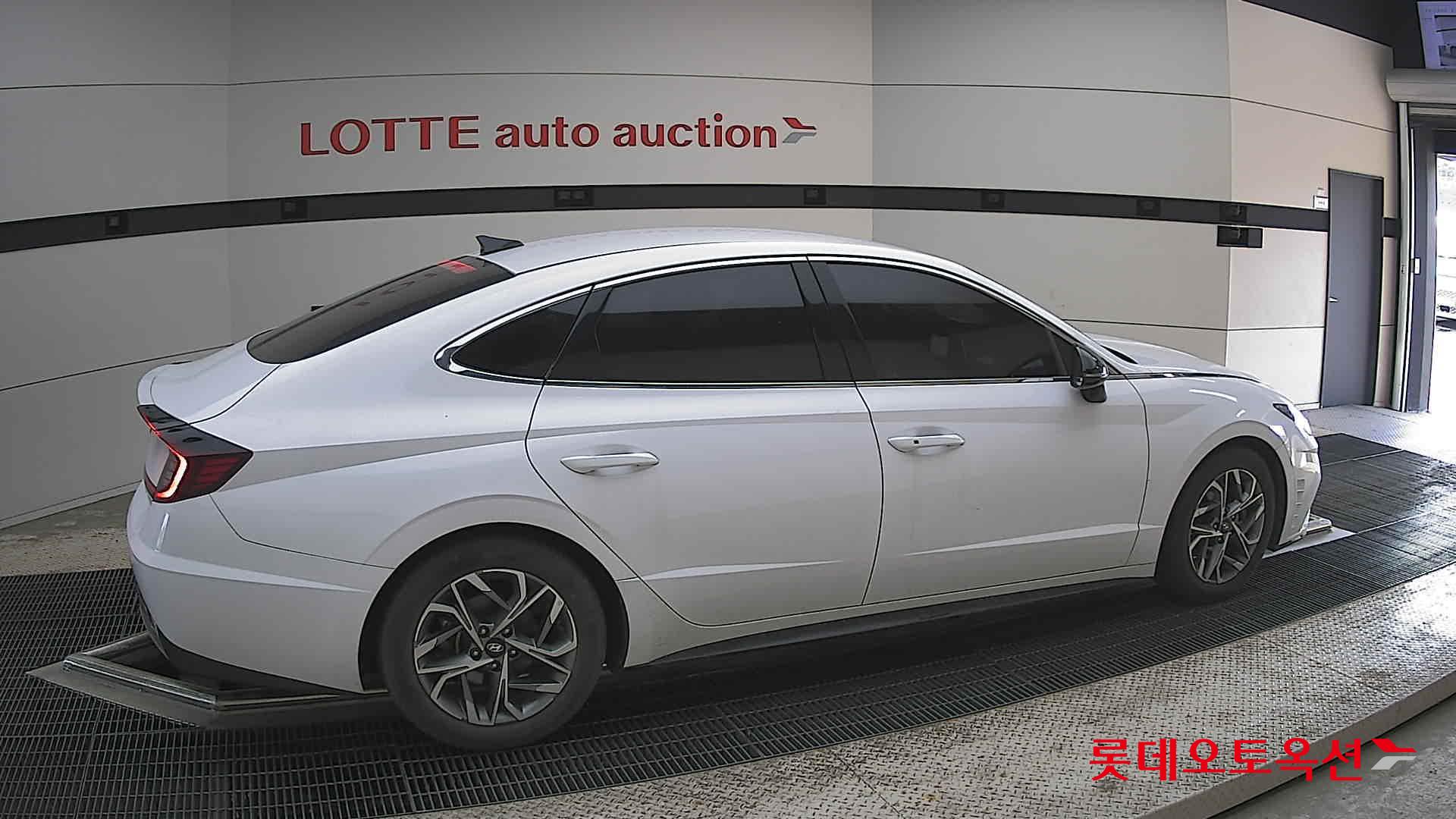 Hyundai Sonata - 20