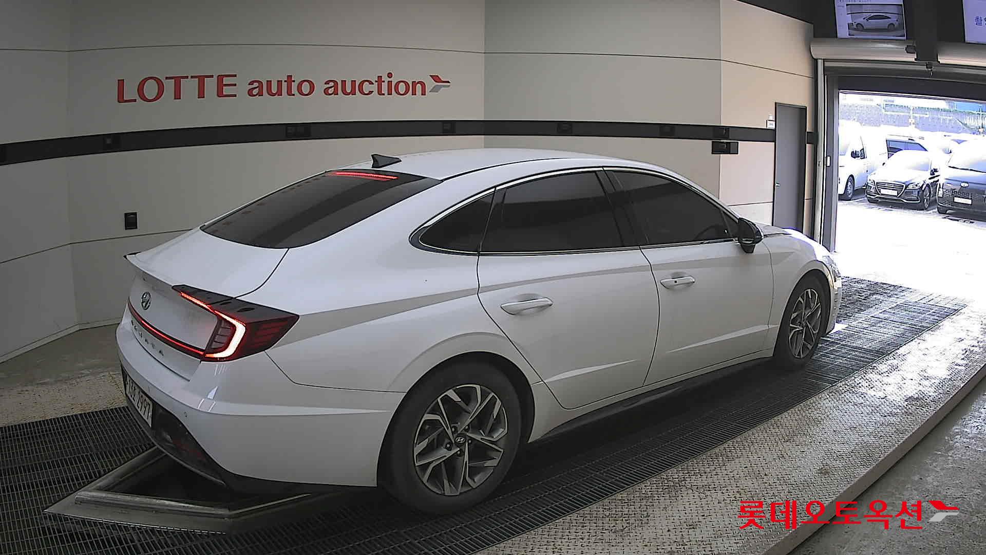 Hyundai Sonata - 19