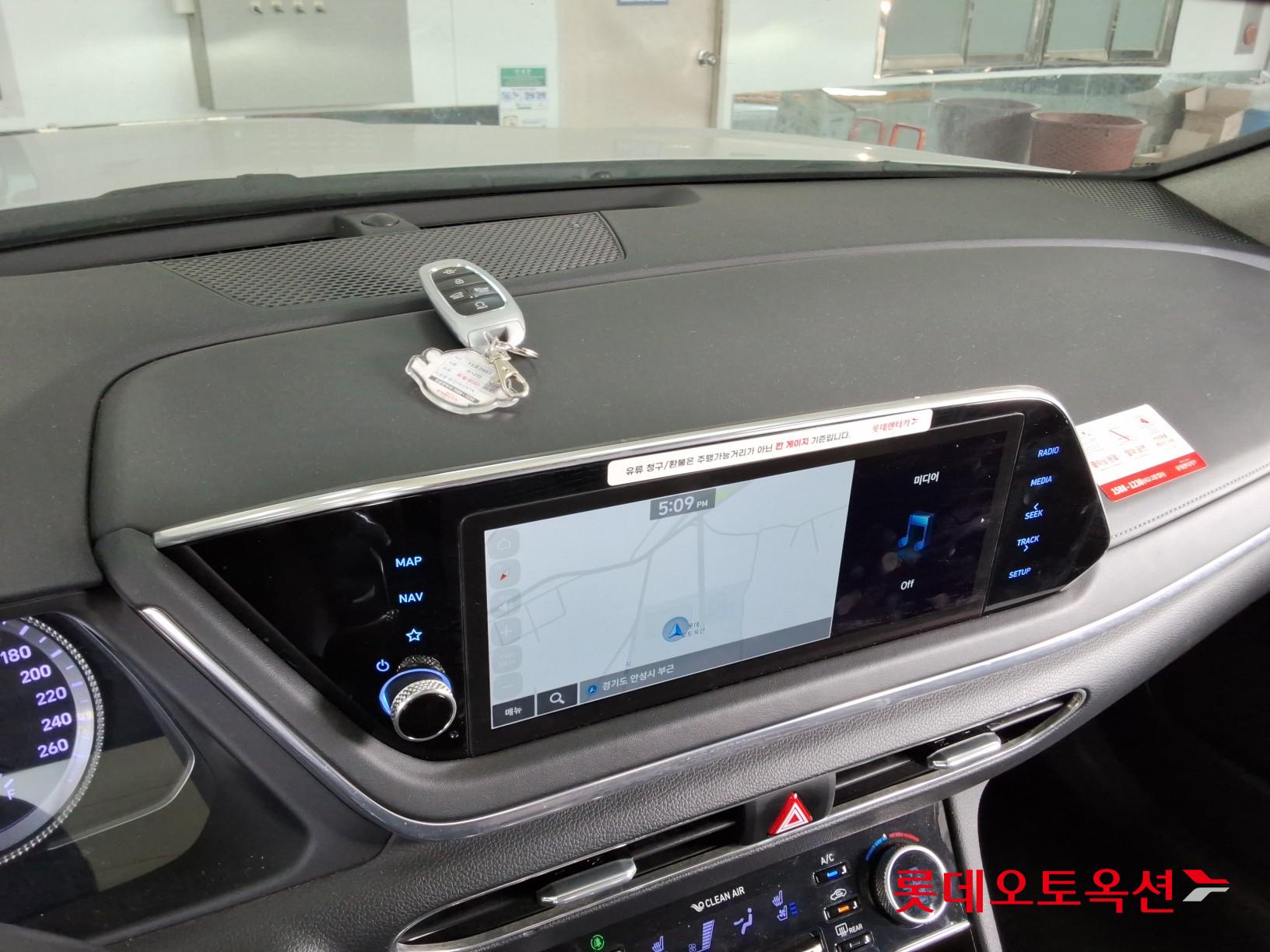 Hyundai Sonata - 31