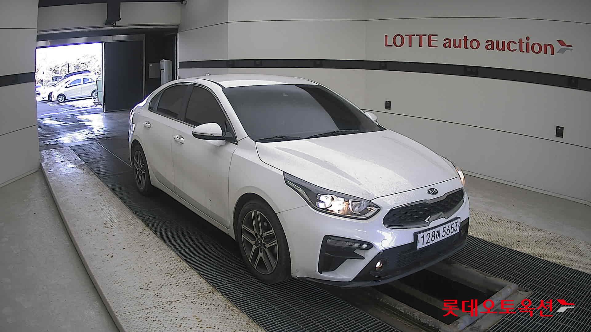 Kia K3 2020 Snow White Pearl из Кореи, фото 2