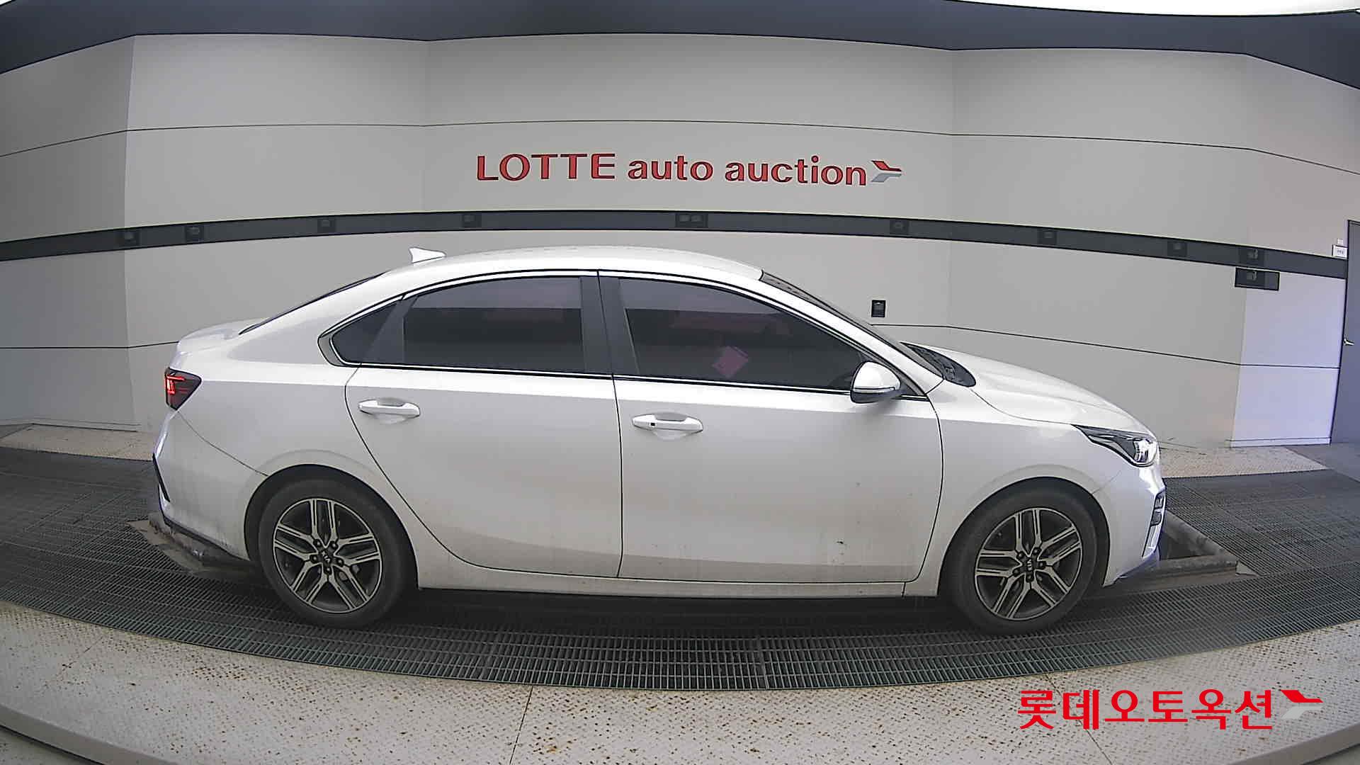 Kia K3 2020 Snow White Pearl из Кореи, фото 3