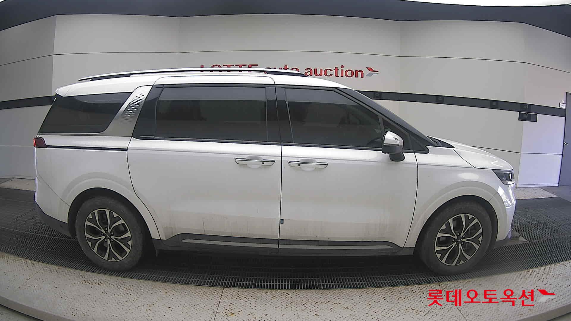 Kia Carnival 2023 Snow White Pearl (optional) из Кореи, фото 3