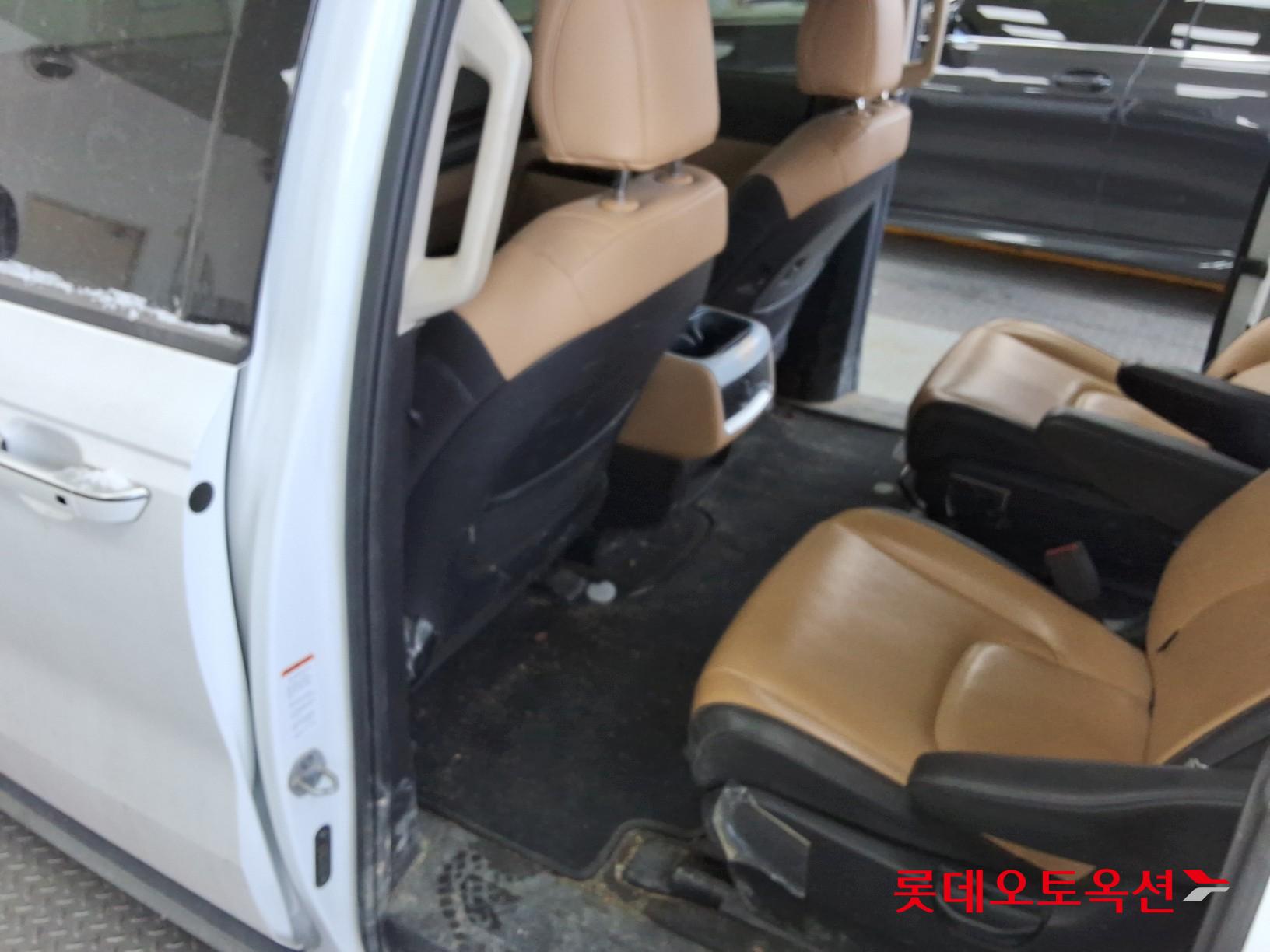 Kia Carnival id 3628840 из Кореи 36