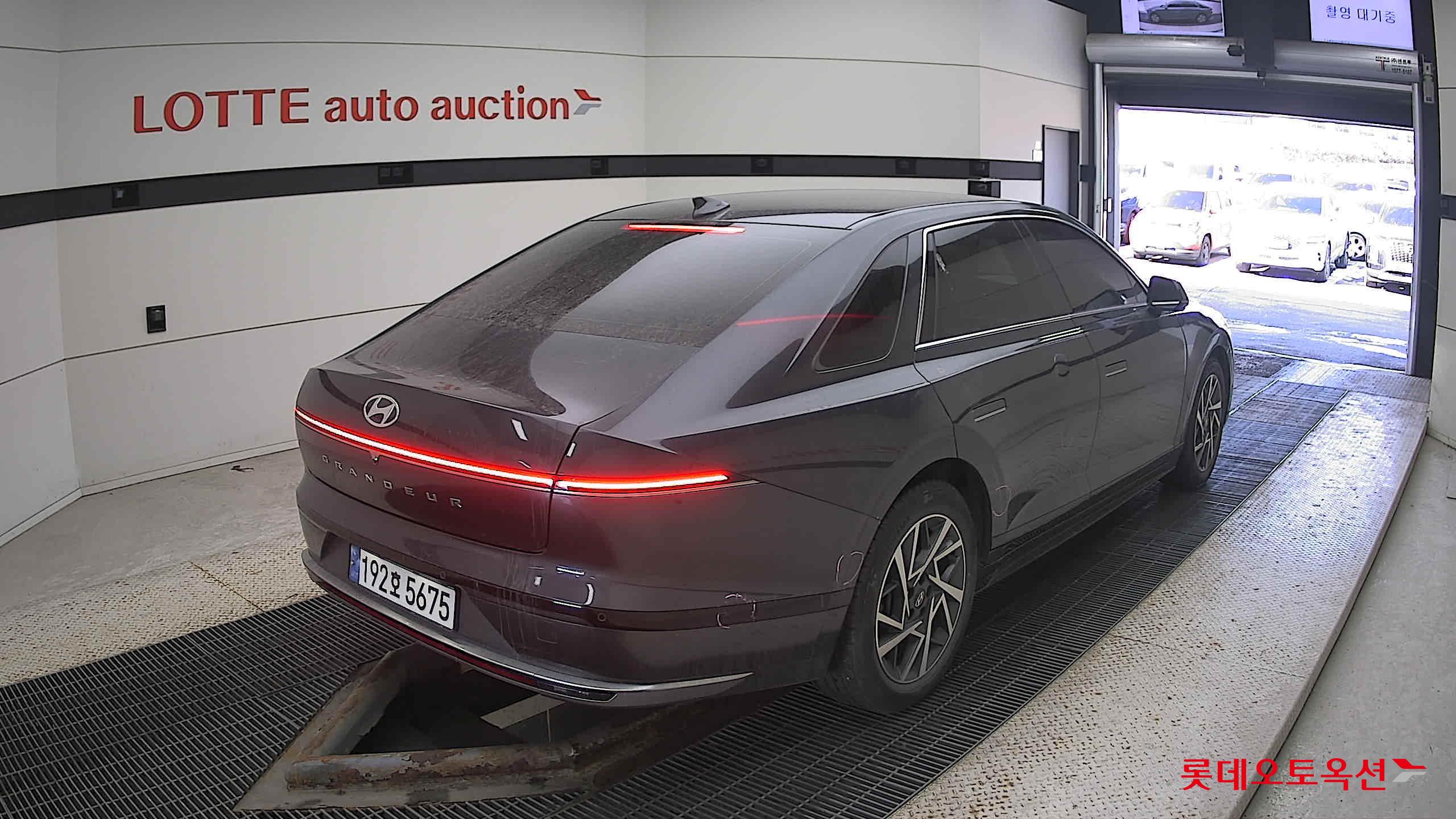 Hyundai Grandeur Hybrid 2023 Nocturne Grey Metallic из Кореи, фото 4