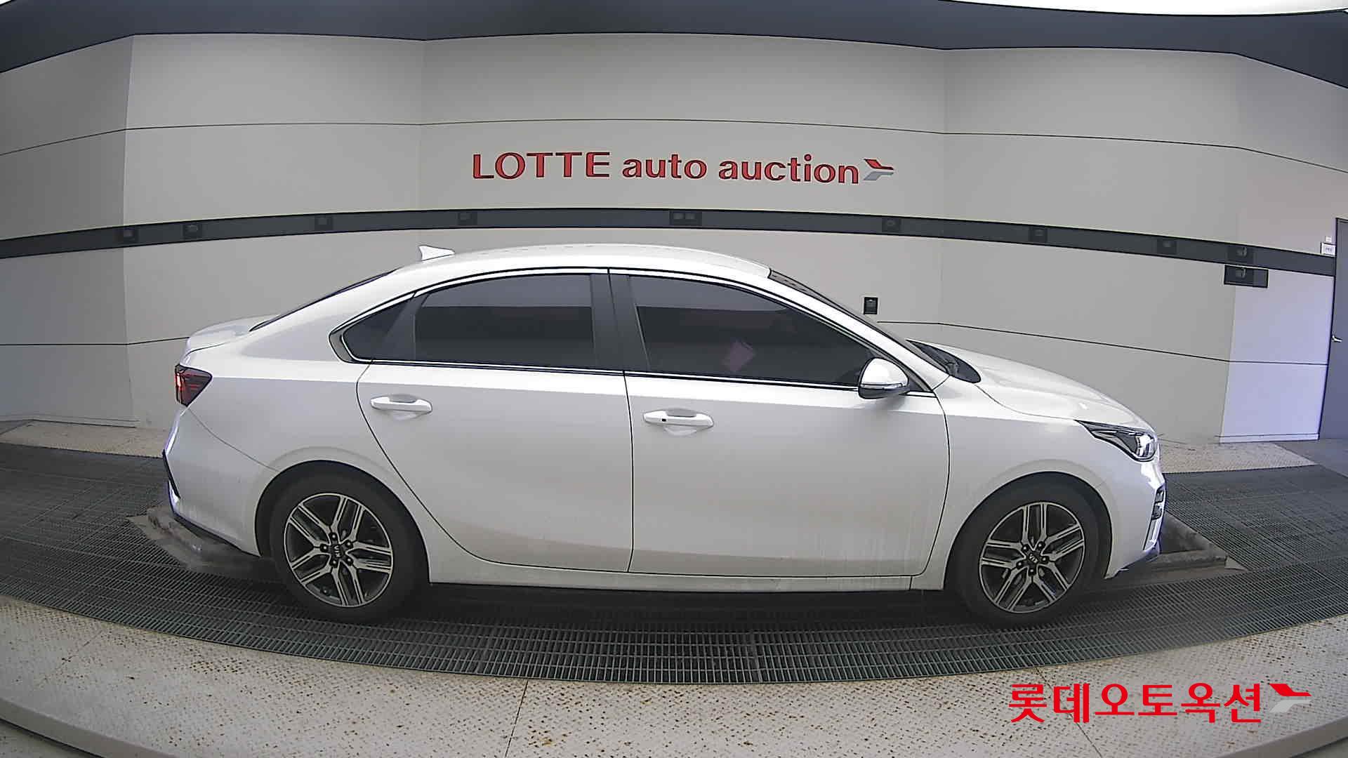 Kia K3 2020 Snow White Pearl из Кореи, фото 3