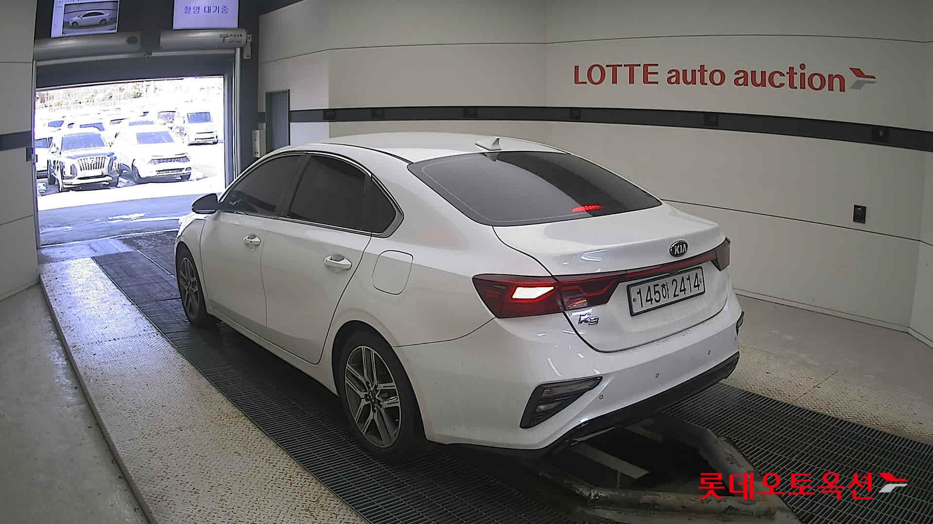 Kia K3 2020 Snow White Pearl из Кореи, фото 6