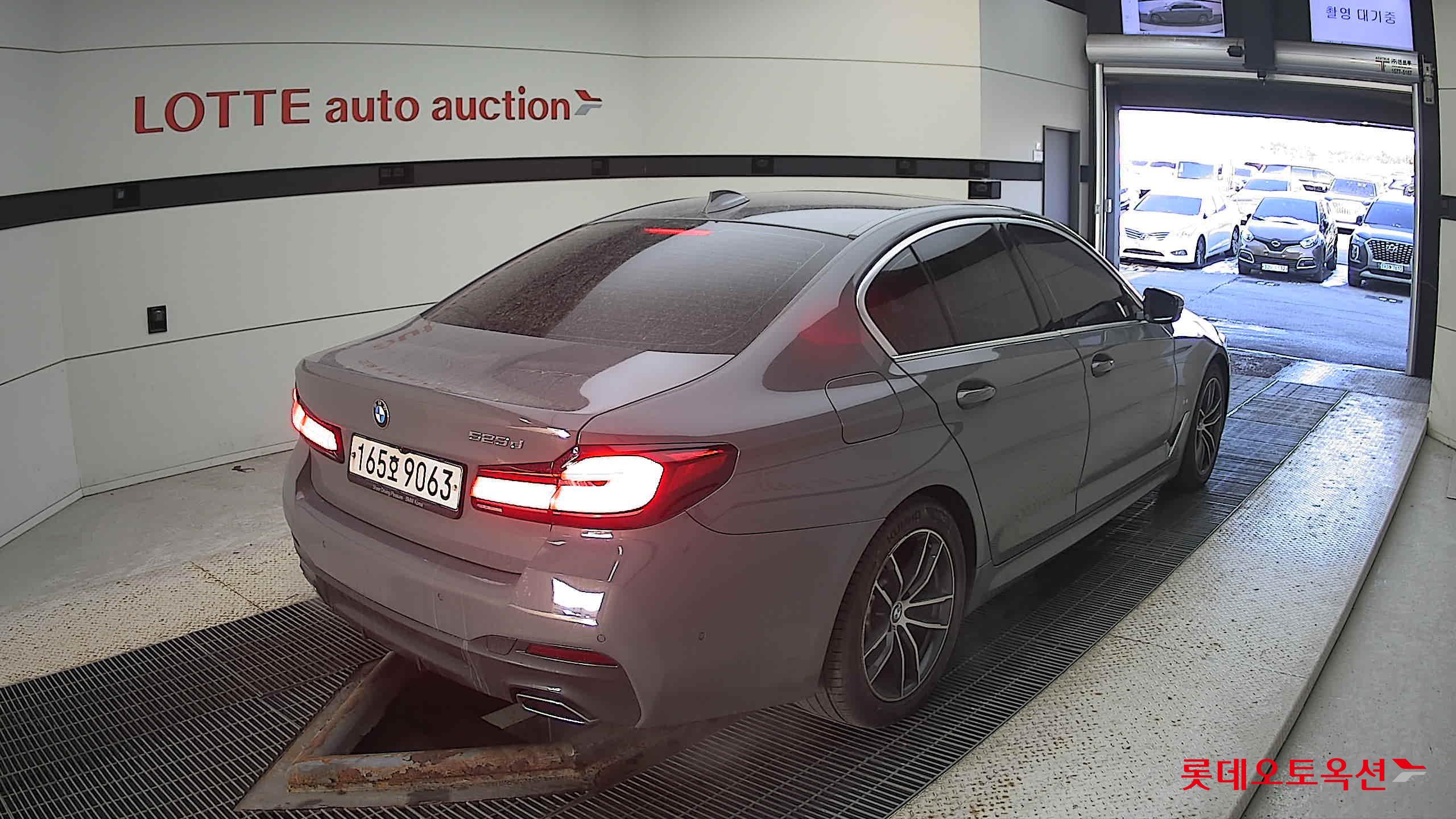 2022 - BMW 523D