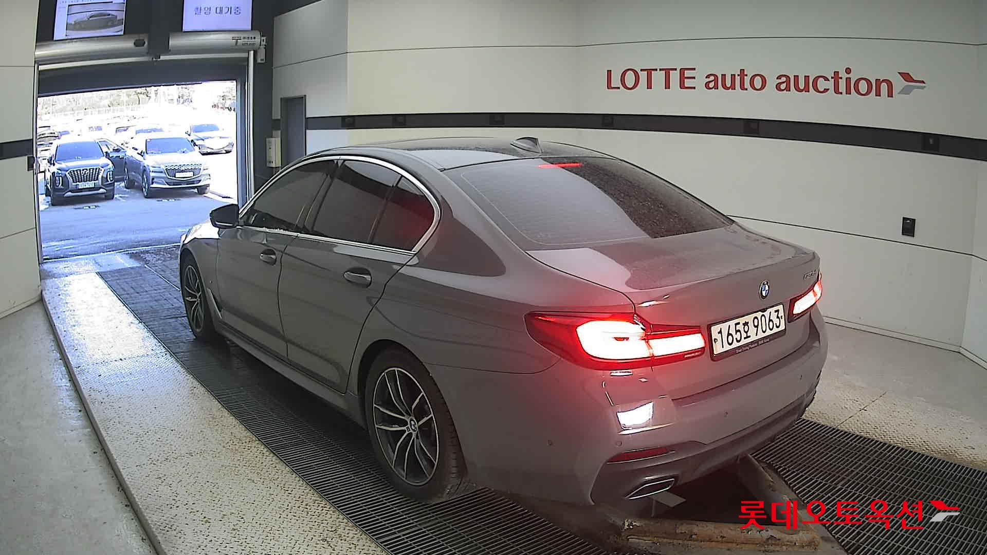 2022 - BMW 523D