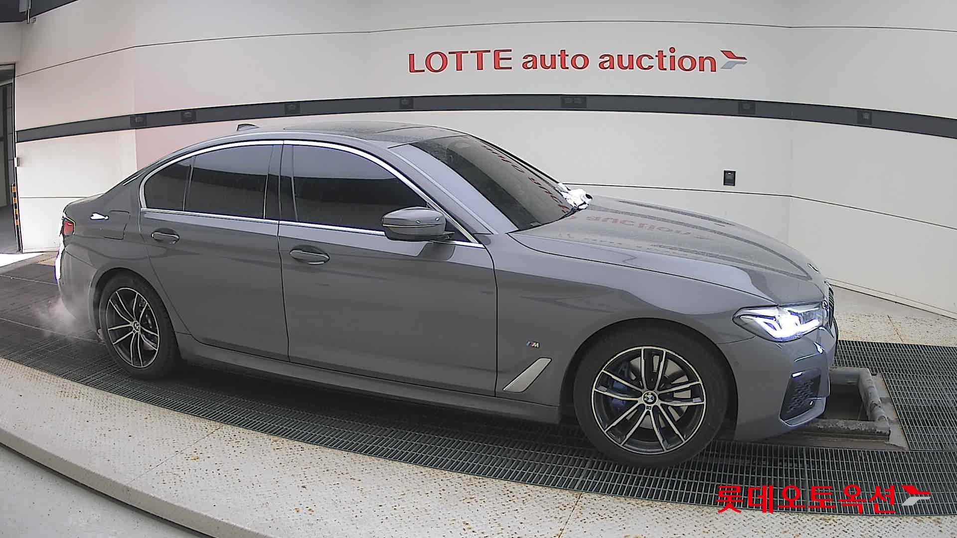 2022 - BMW 523D