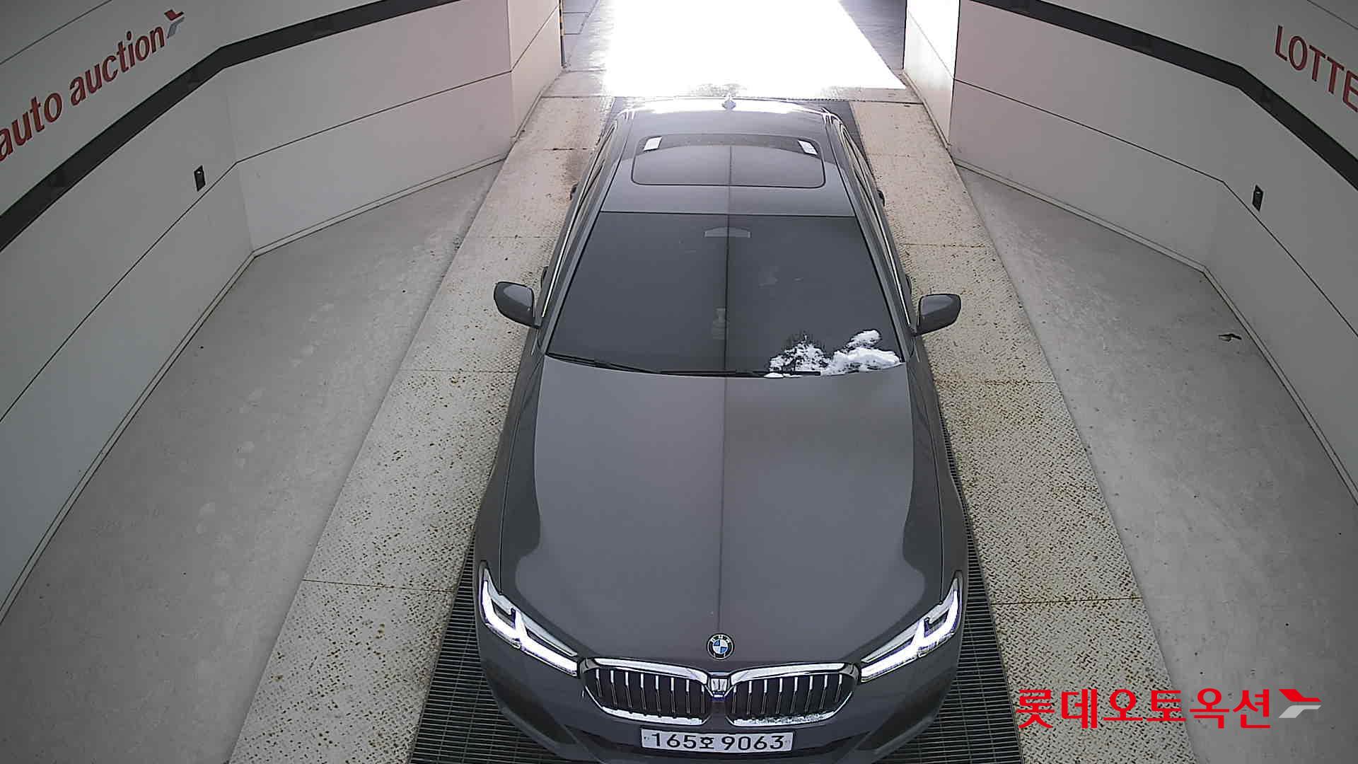 2022 - BMW 523D