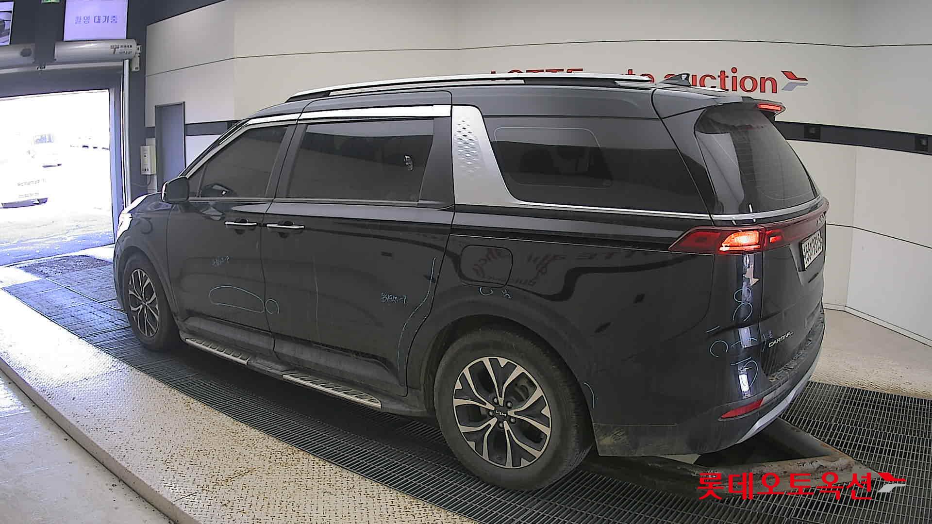 Kia Carnival id 3633651 из Кореи 10