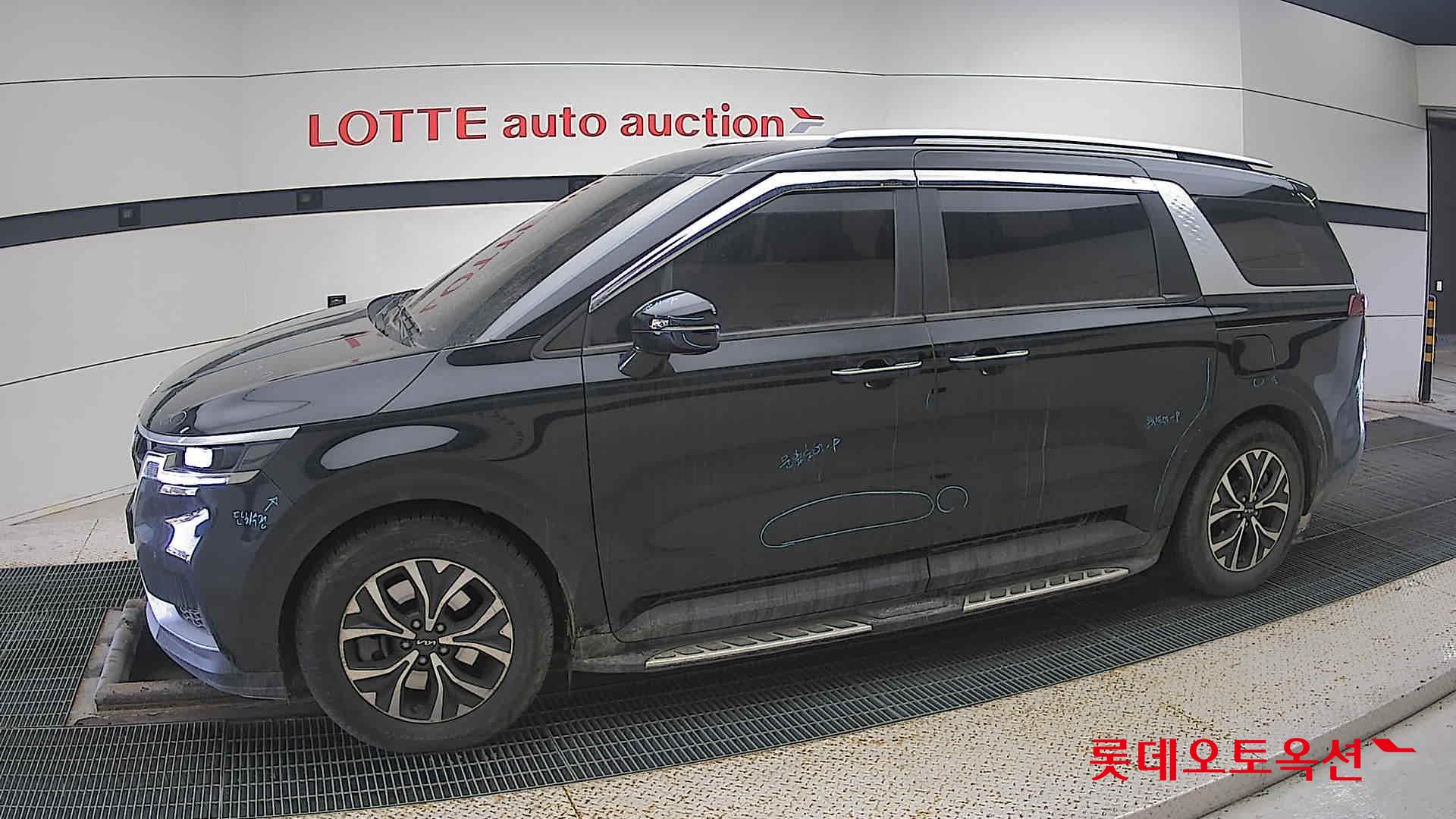 Kia Carnival id 3633651 из Кореи 12