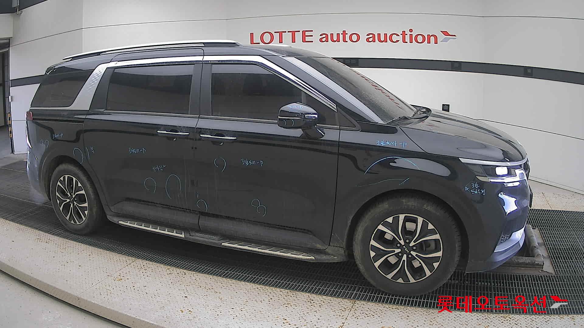 Kia Carnival id 3633651 из Кореи 17