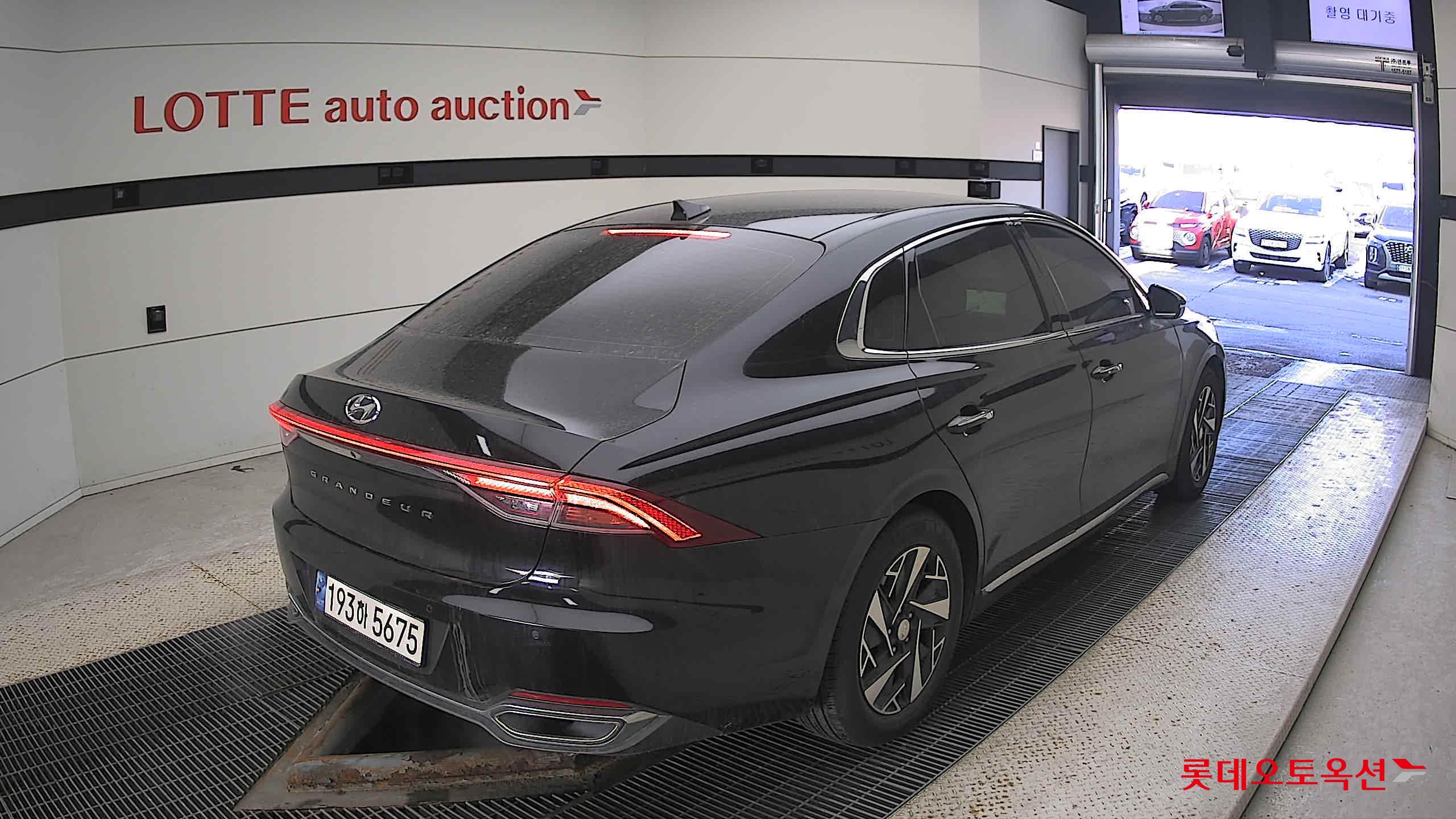 Hyundai Grandeur Hybrid 2022 Midnight Black Pearl из Кореи, фото 4