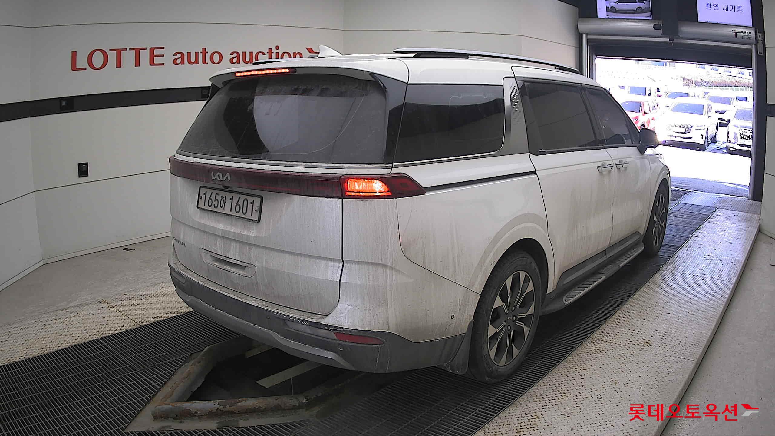 Kia Carnival Limousine 2022 Snow White Pearl (optional) из Кореи, фото 4