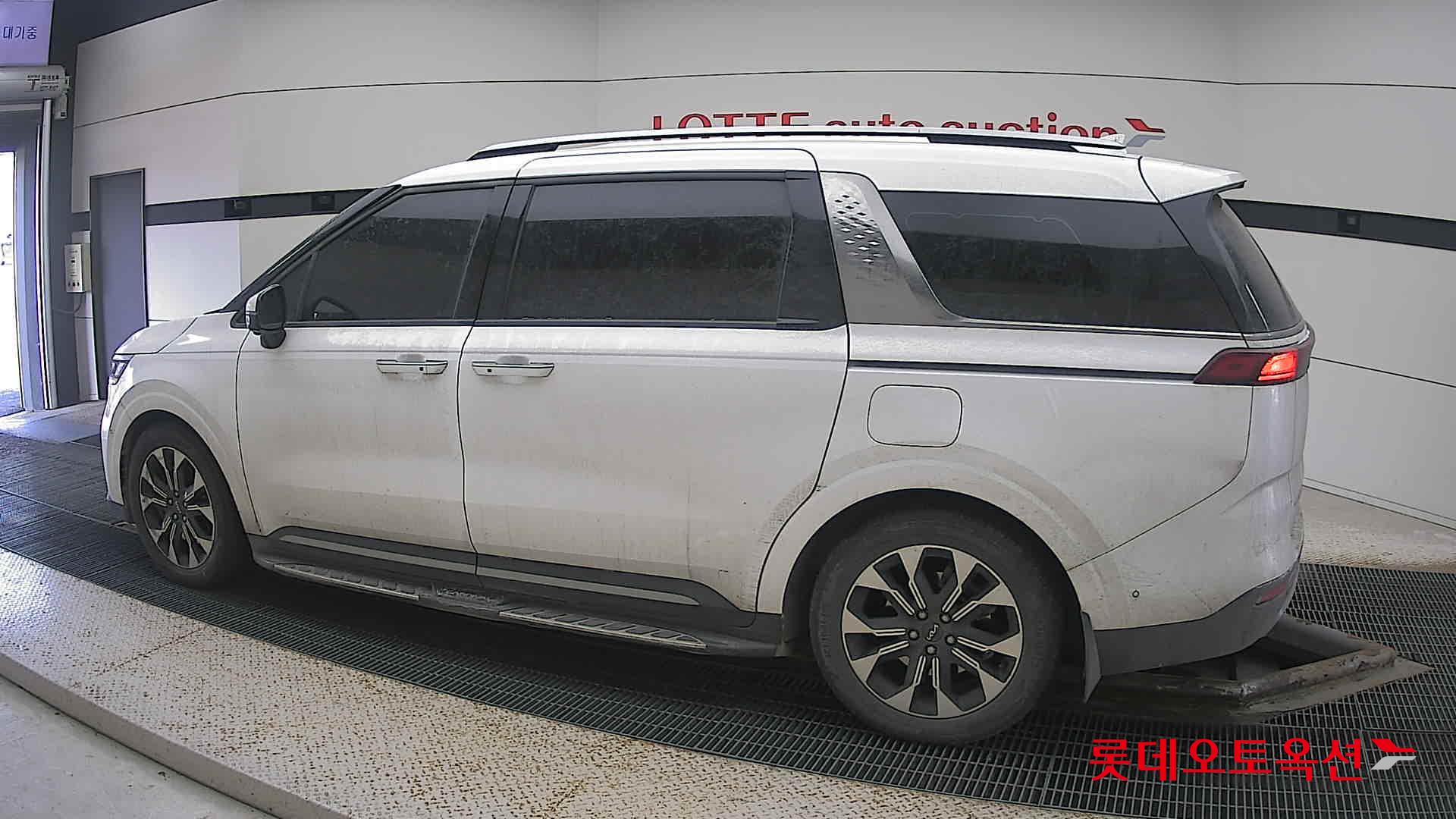 Kia Carnival Limousine id 3628768 из Кореи 11