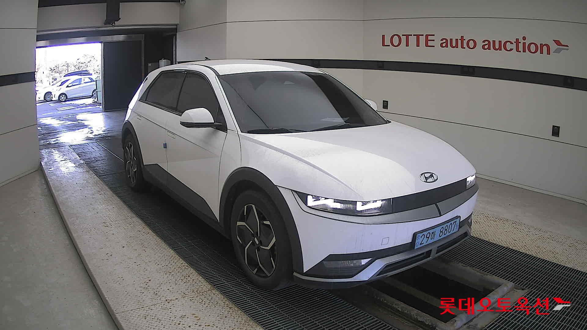 Hyundai IONIQ 5 2022 Atlas White из Кореи, фото 2