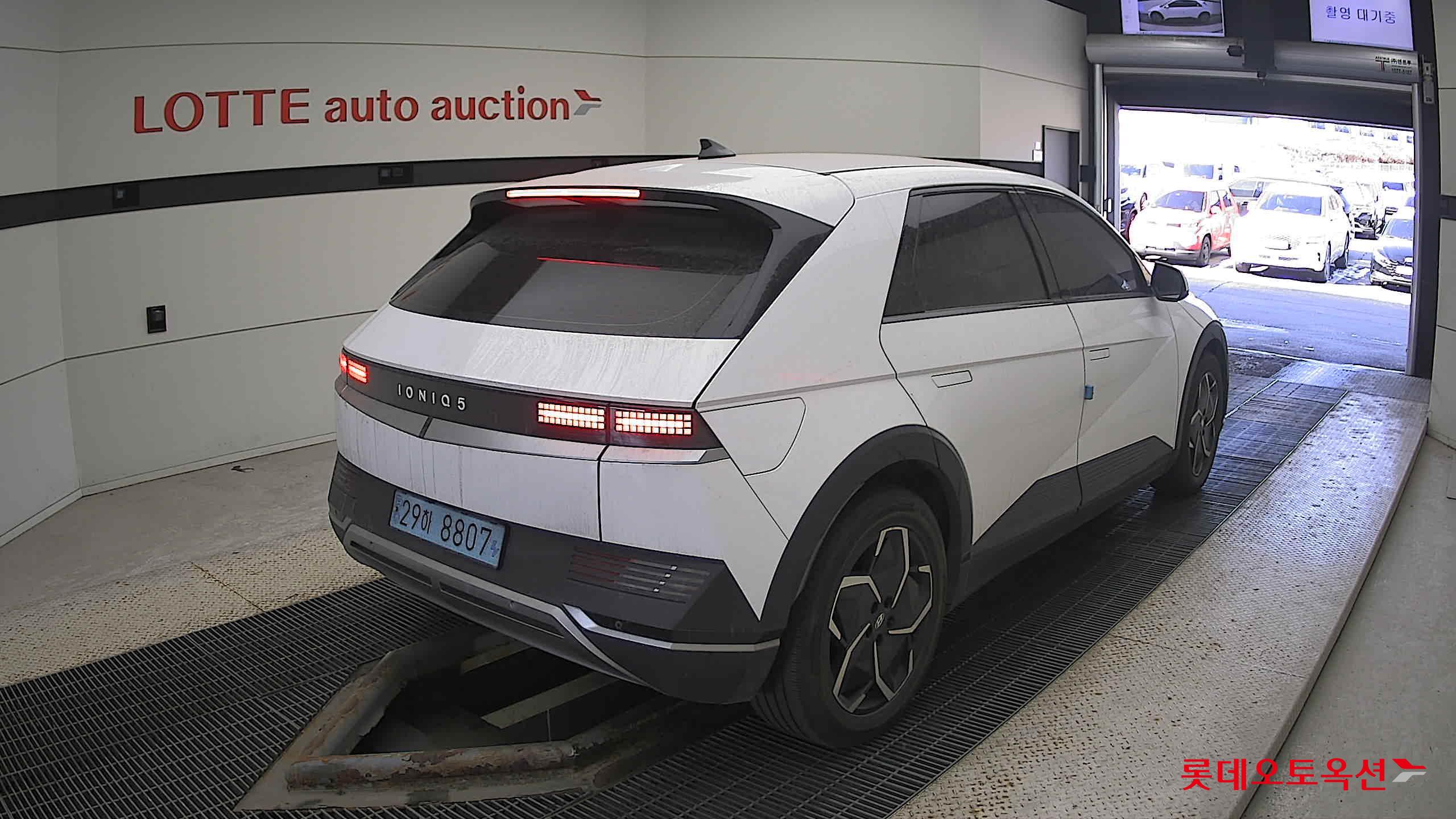 Hyundai IONIQ 5 2022 Atlas White из Кореи, фото 4