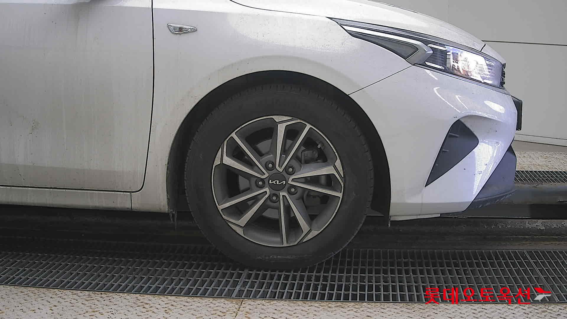 Kia K3 id 3633617 из Кореи 23