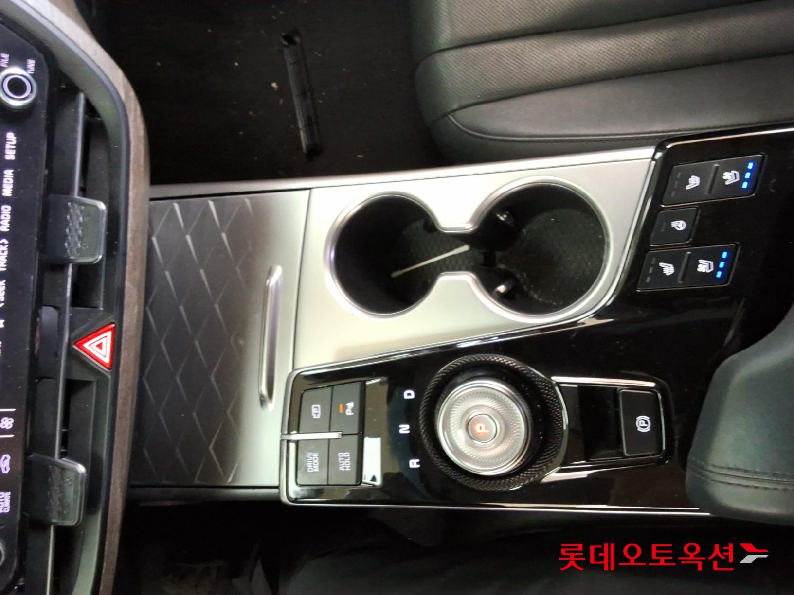 Kia K8 - 32